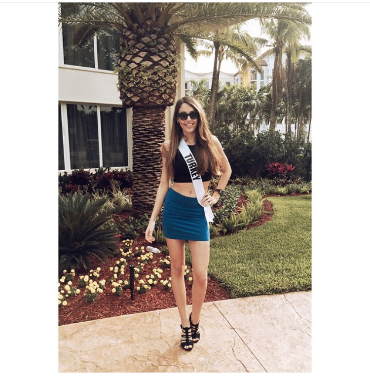 Dilan Çiçek Deniz - Celebrity photo