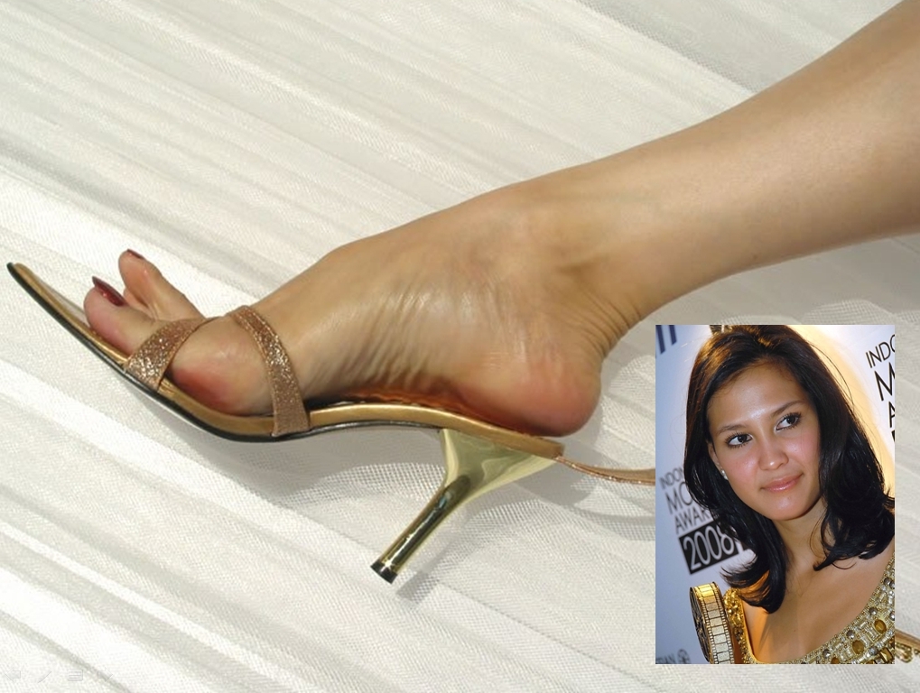 People who liked Dinna Olivia's feet, also liked.