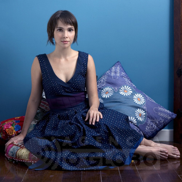 Feet of Débora Falabella