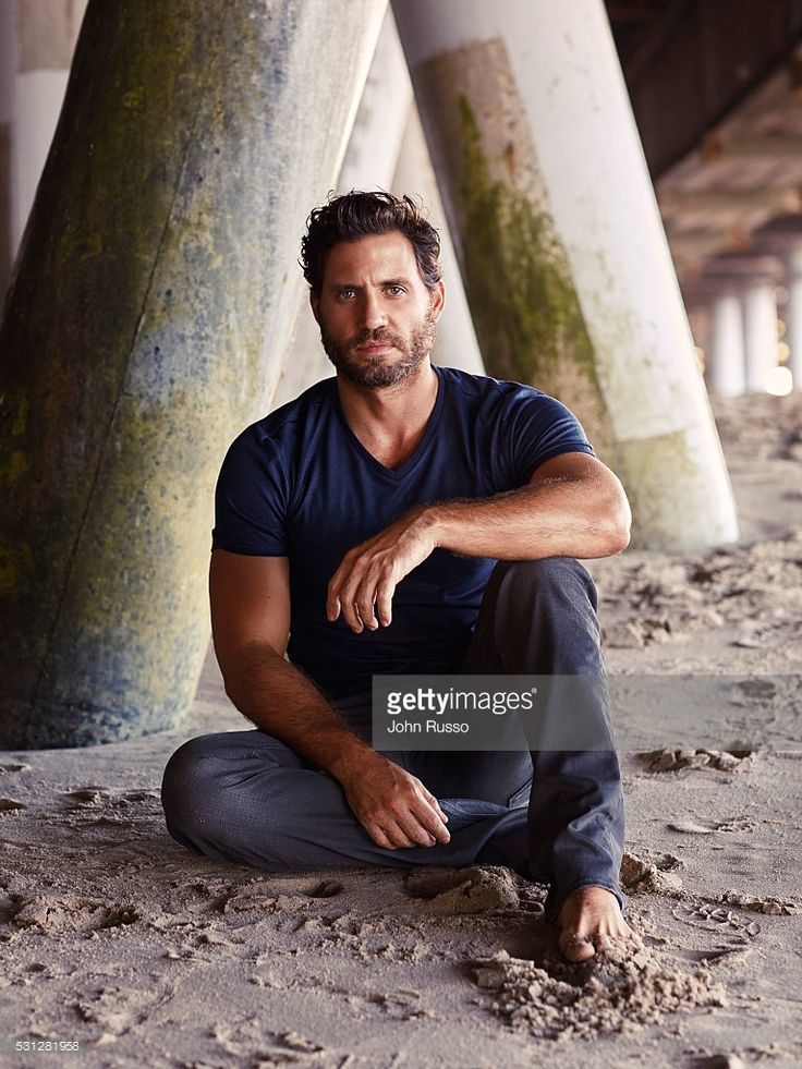 Edgar Ramírez's Feet