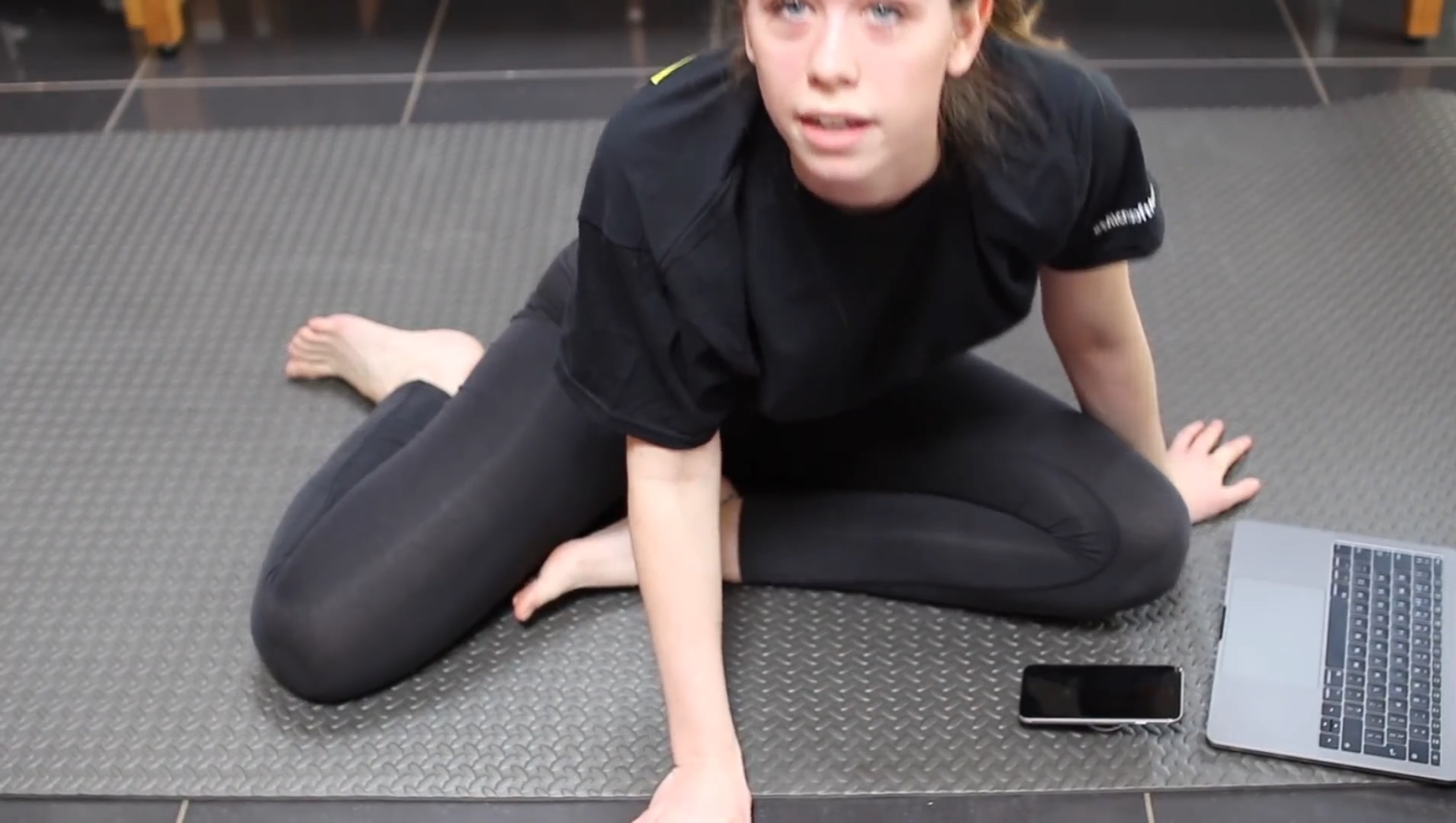 Elena Bateman feet photo 190405729 Elena Bateman feet photo 190405729 - High quality celebrity feet picture