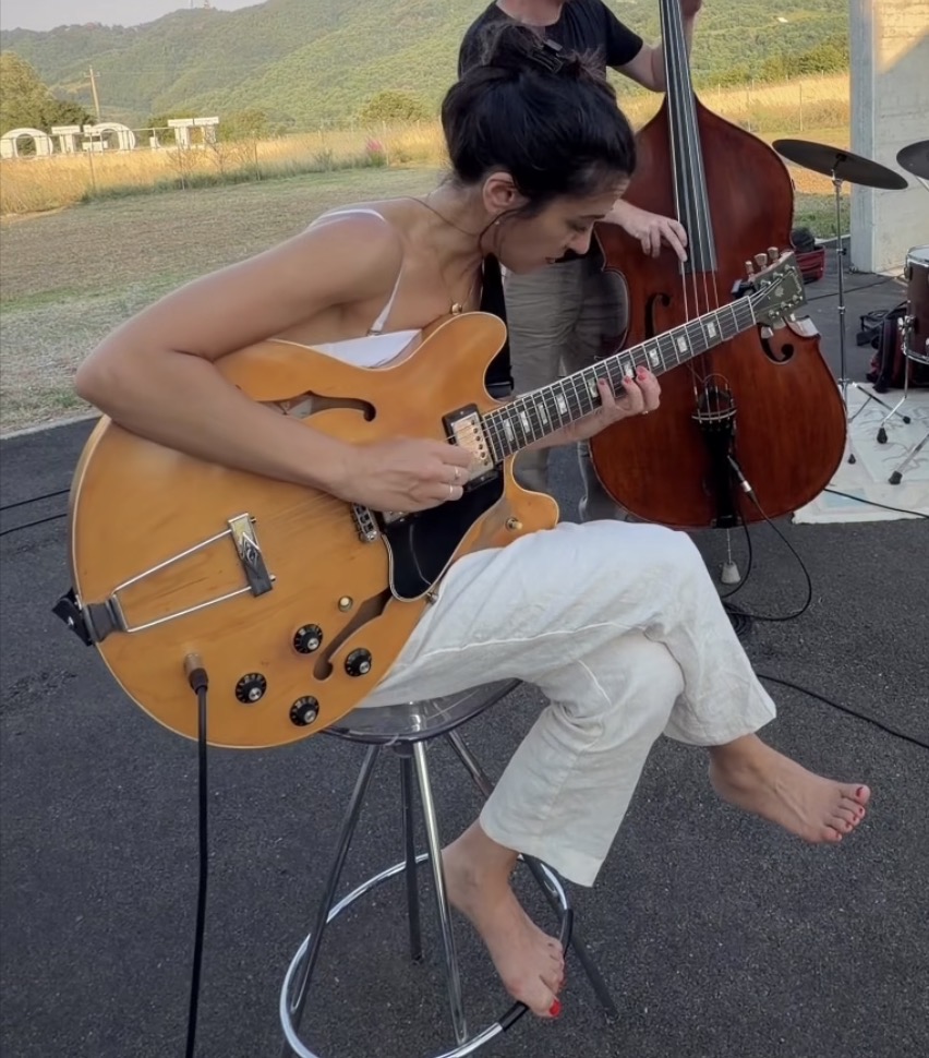 Feet of Eleonora Strino