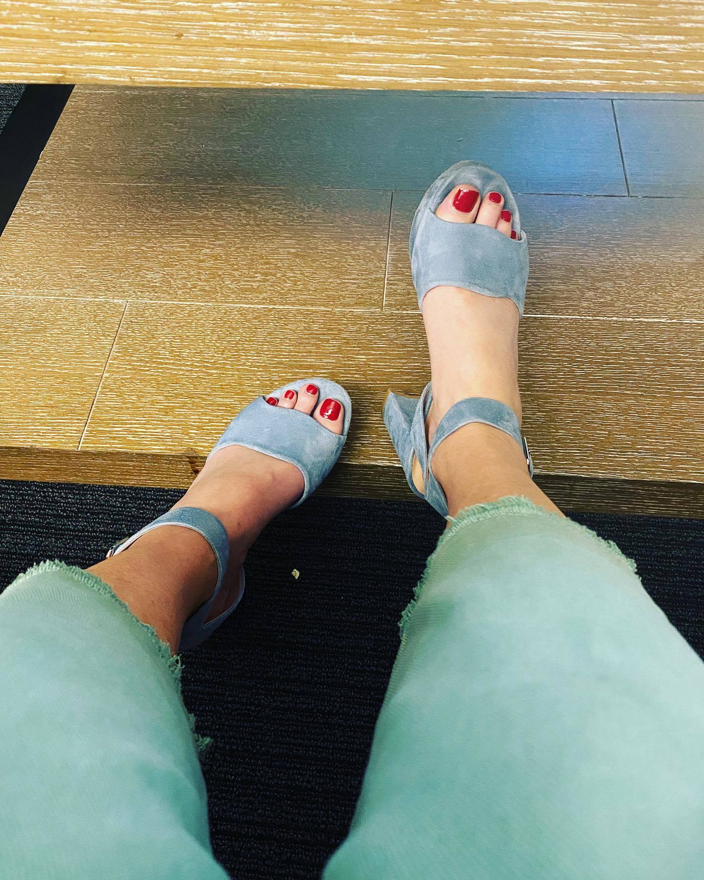Elizabeth Banks's Feet