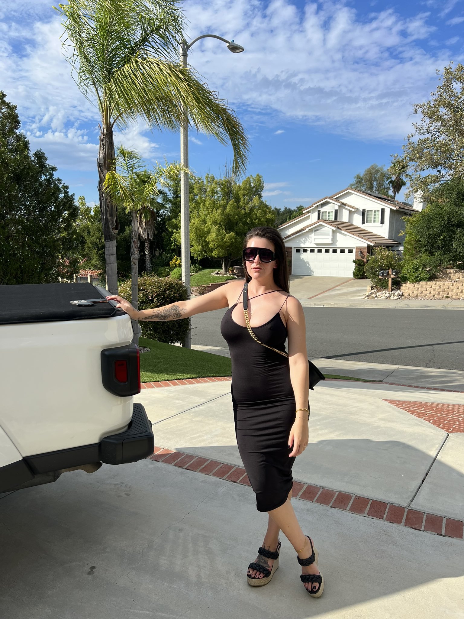 Elizabeth Skylar's feet