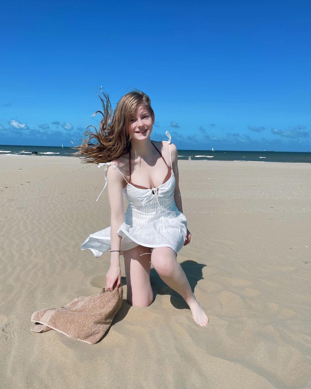 Ella Freya's Feet << wikiFeet