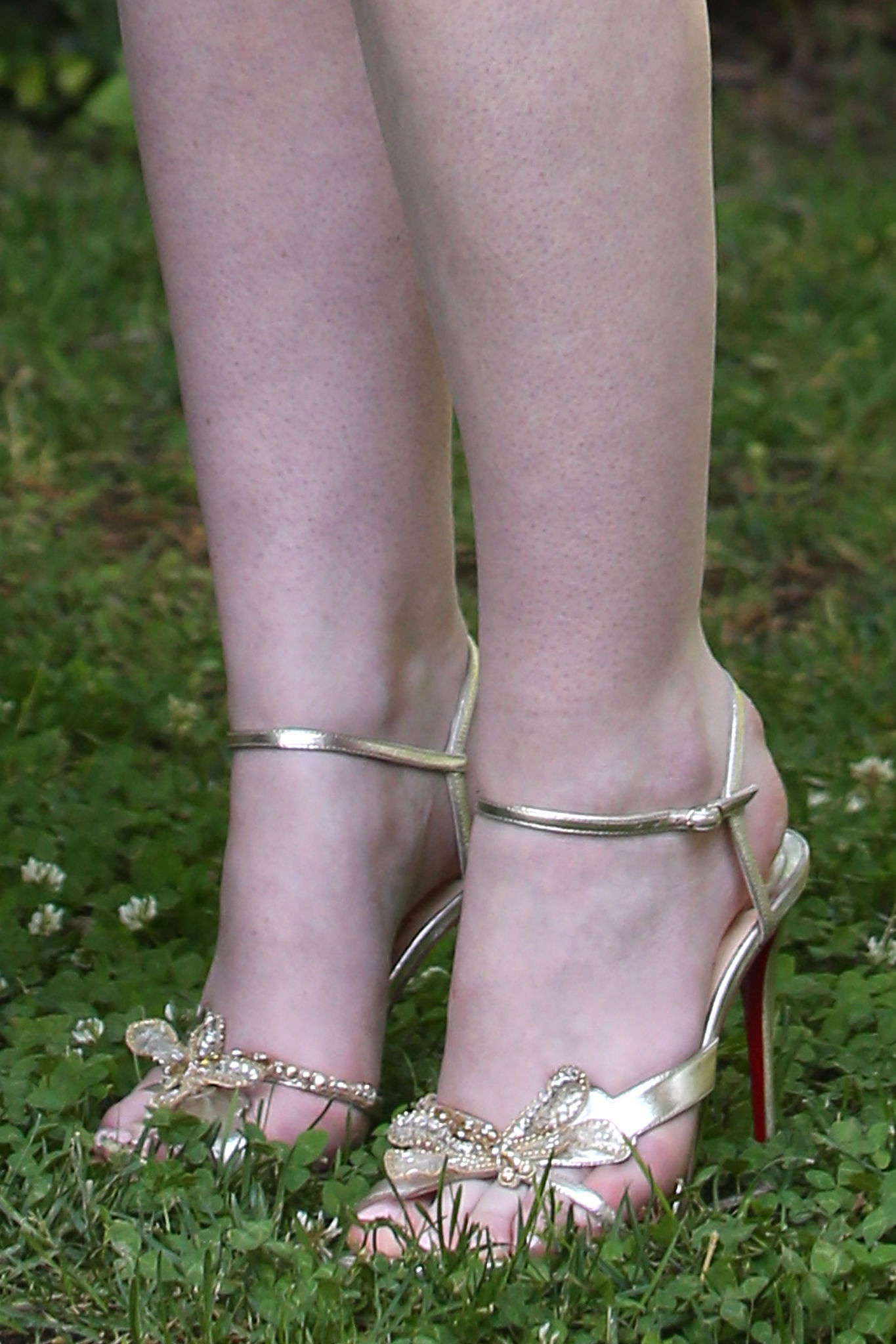 Elle fanning feet