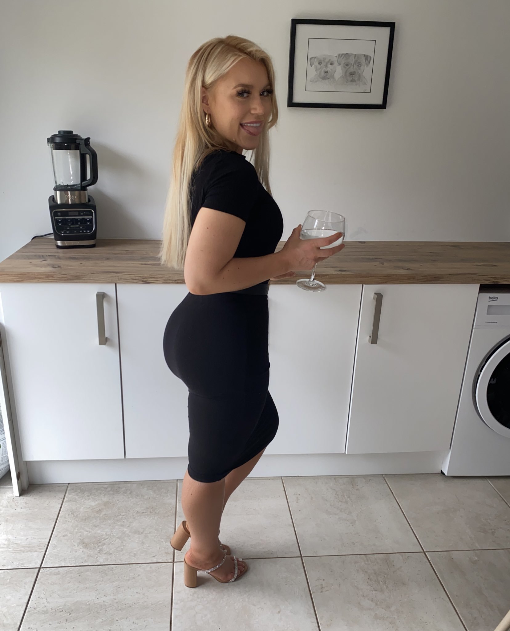 Exclusive: Interview With Instagram Star Elle Brooke - ejfiuwk