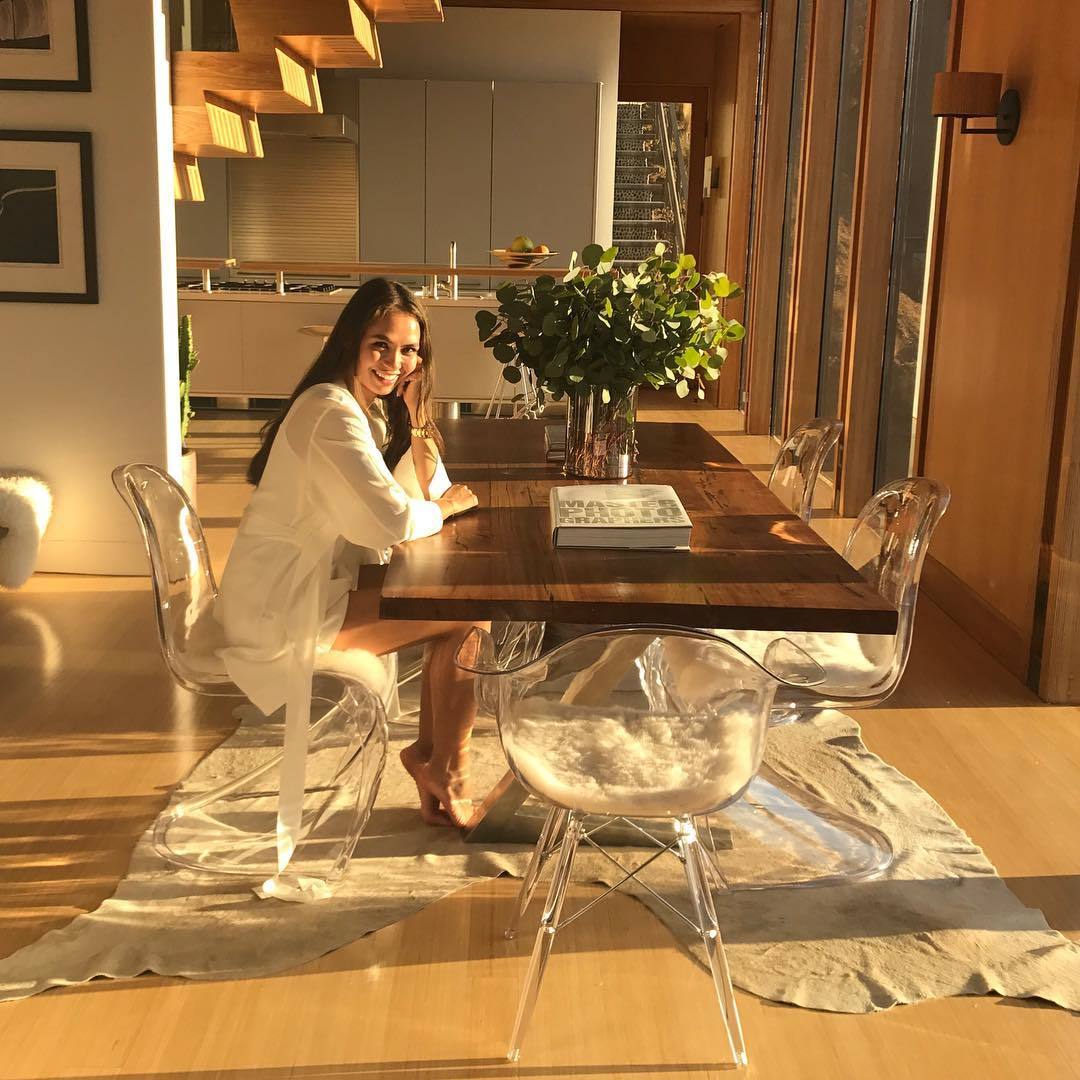 Feet of Emily Oberg