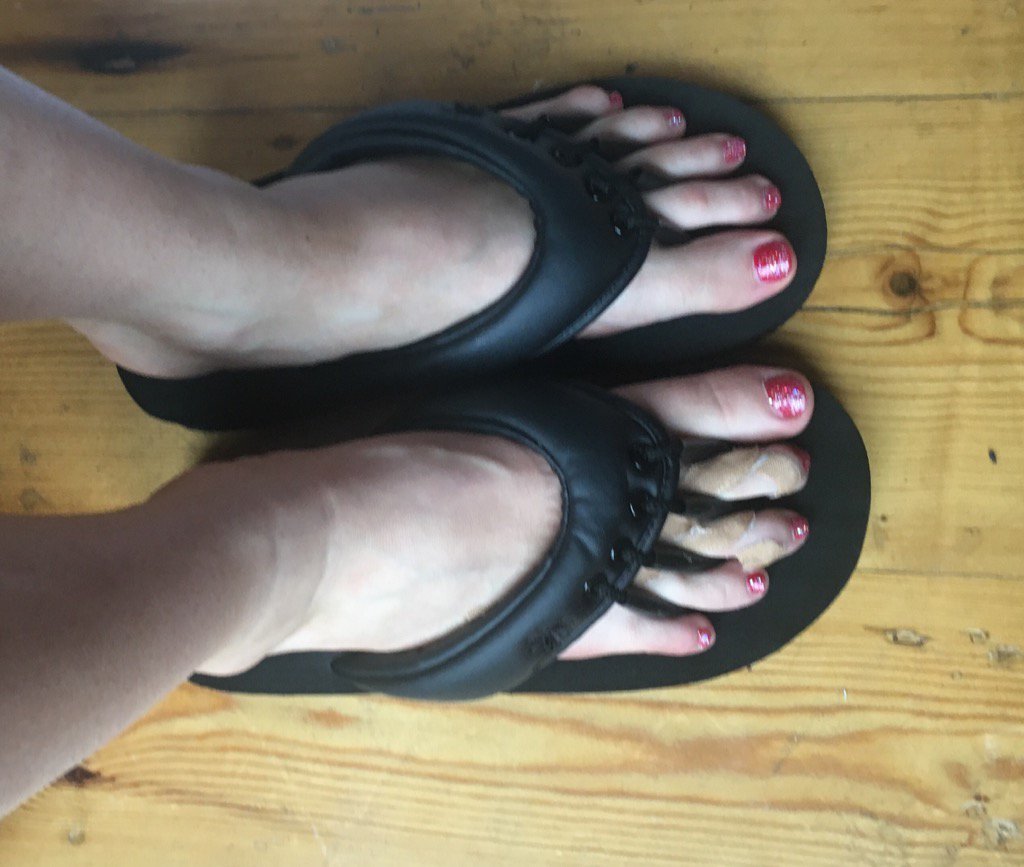 Emma Supple's Feet - I piedi di Emma Supple - Celebrities Feet 2023