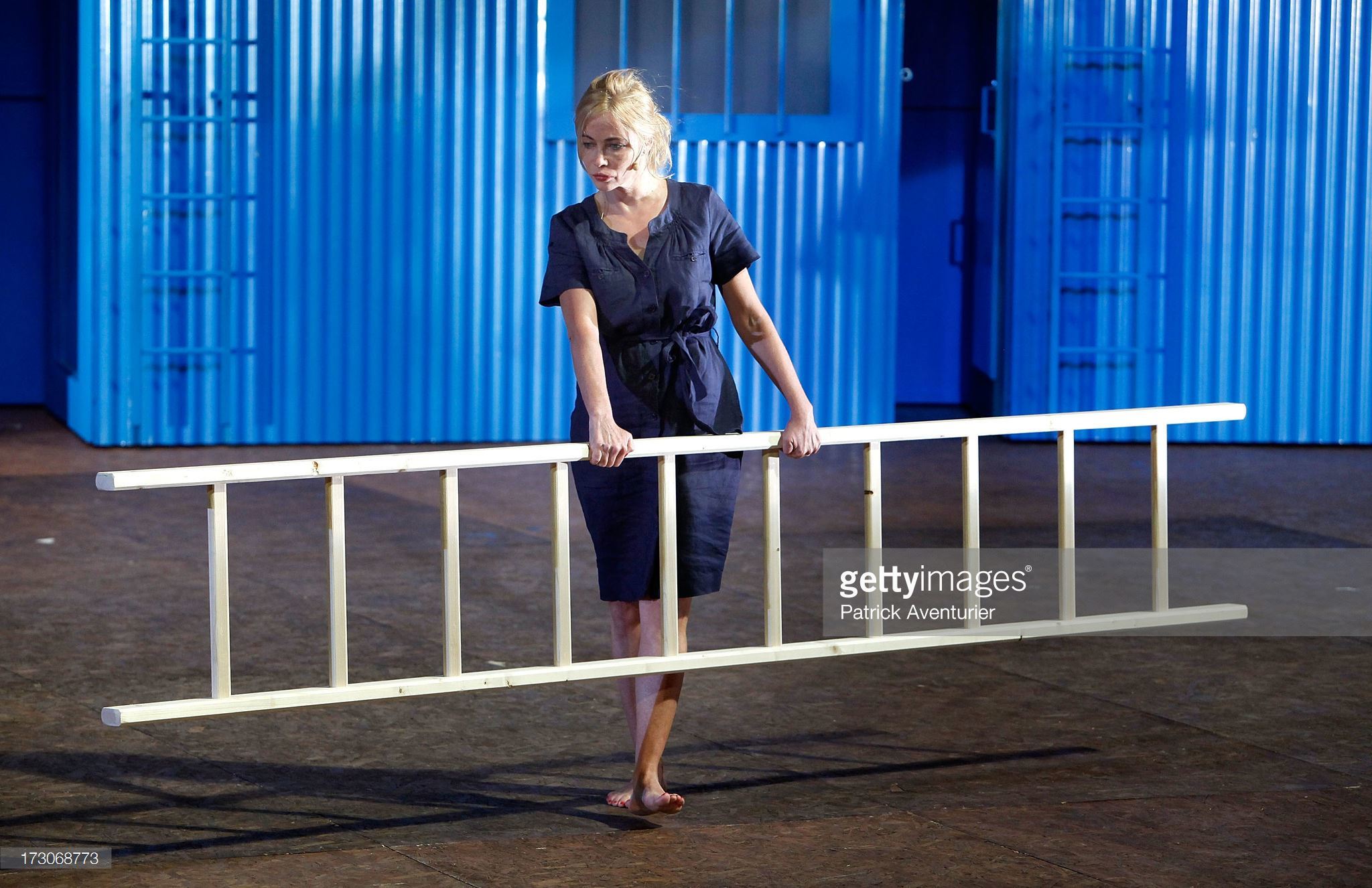 https://pics.wikifeet.com/Emmanuelle-B%C3%A9art-Feet-2595505.jpg