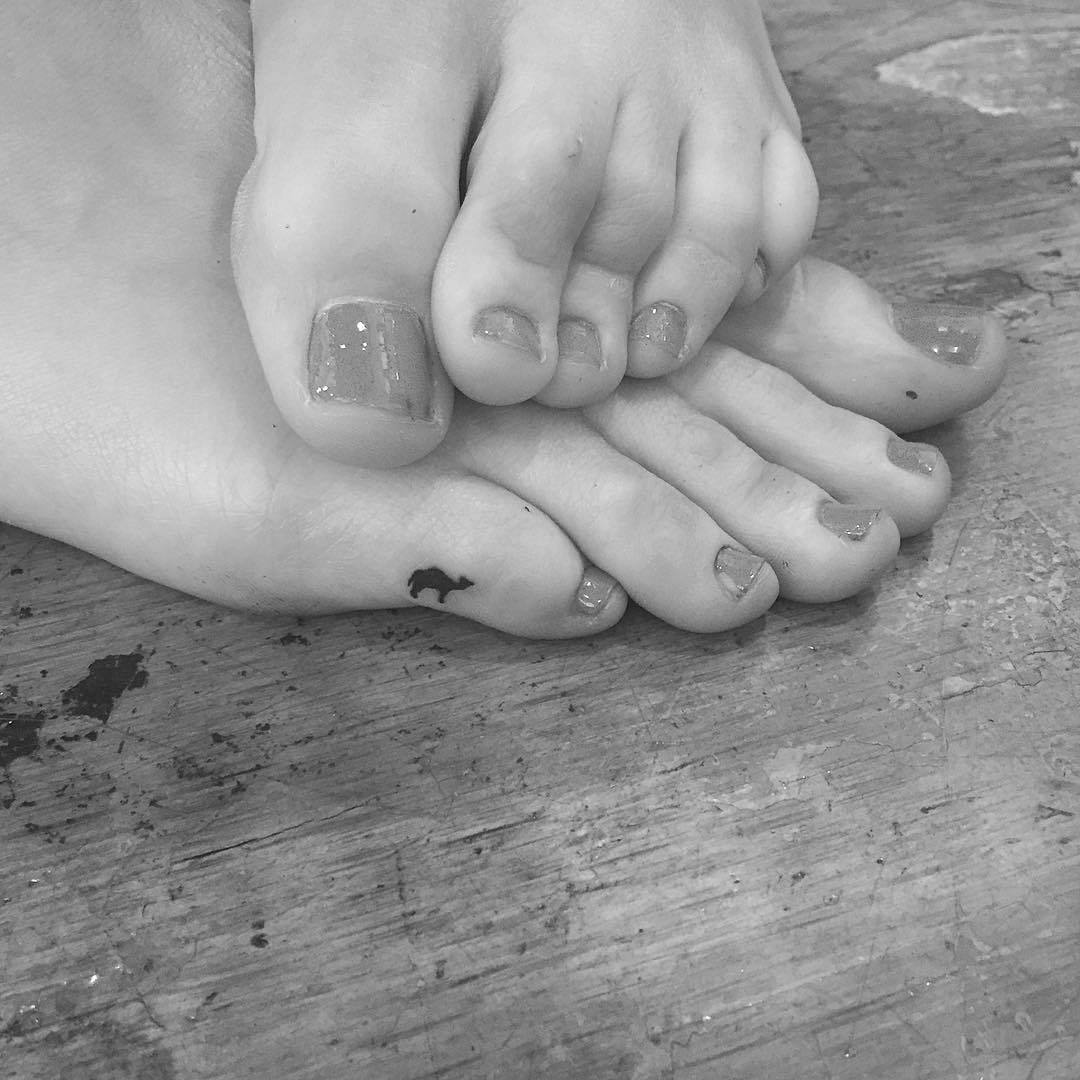DiDi Richards's Feet << wikiFeet