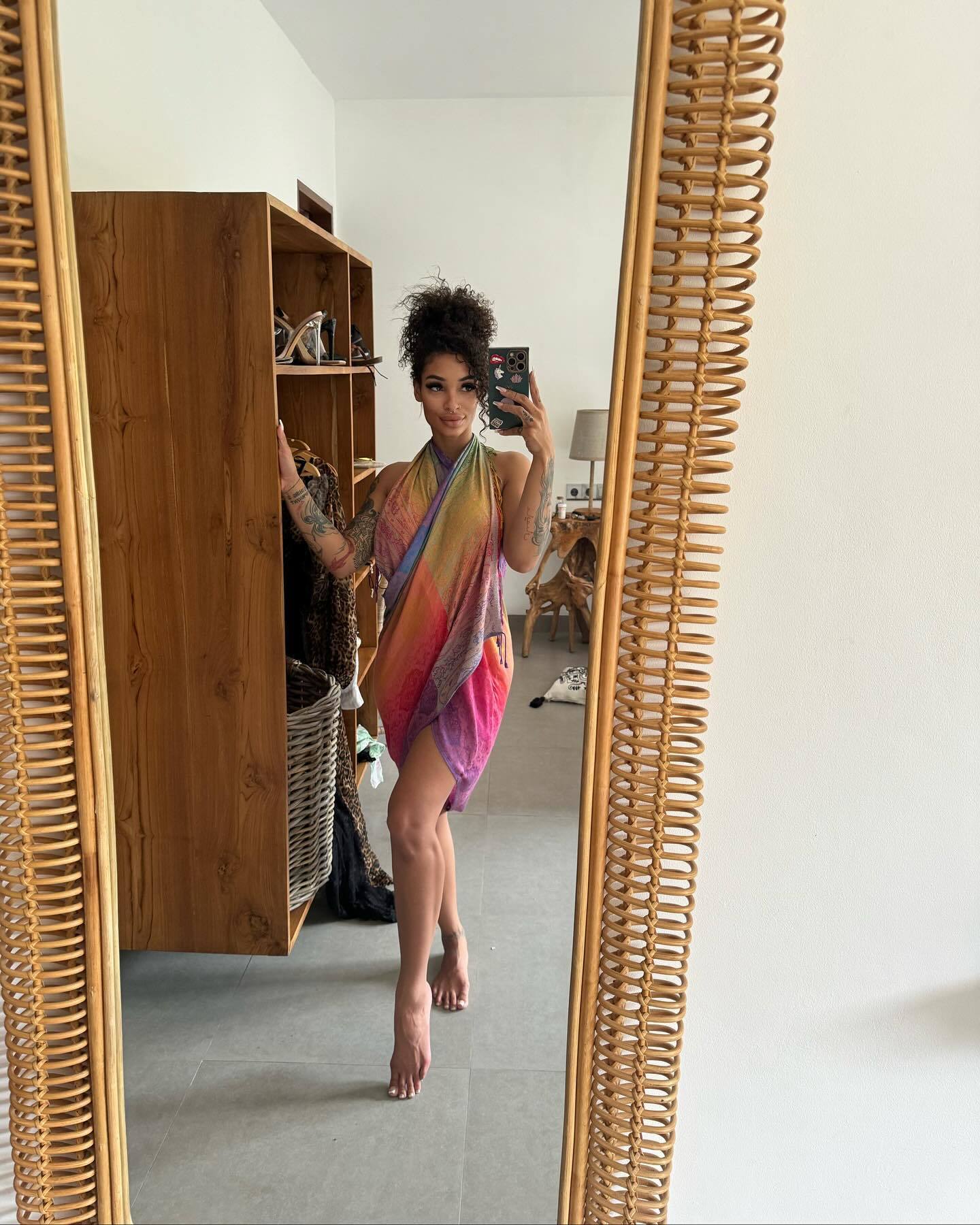 Erotic Medusa's feet