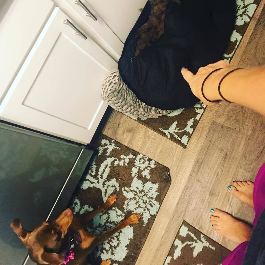 Evelyn Milano's feet