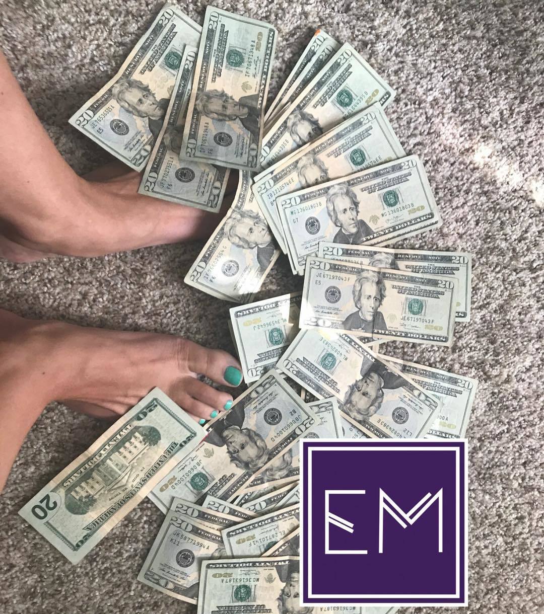 Evelyn Milano's feet