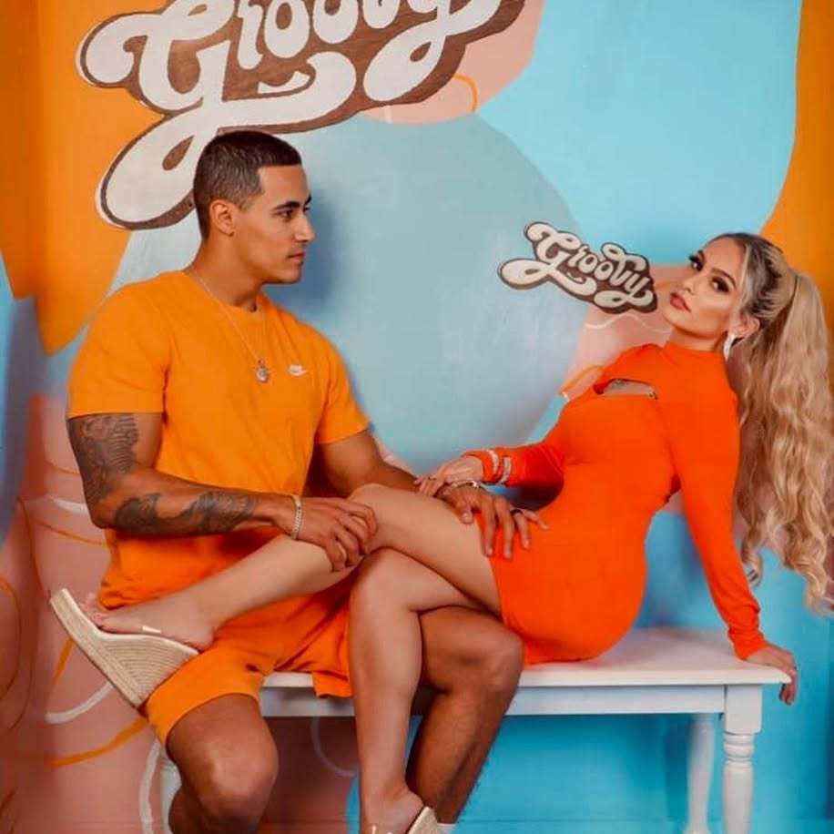 Fl Beach Bunny's feet