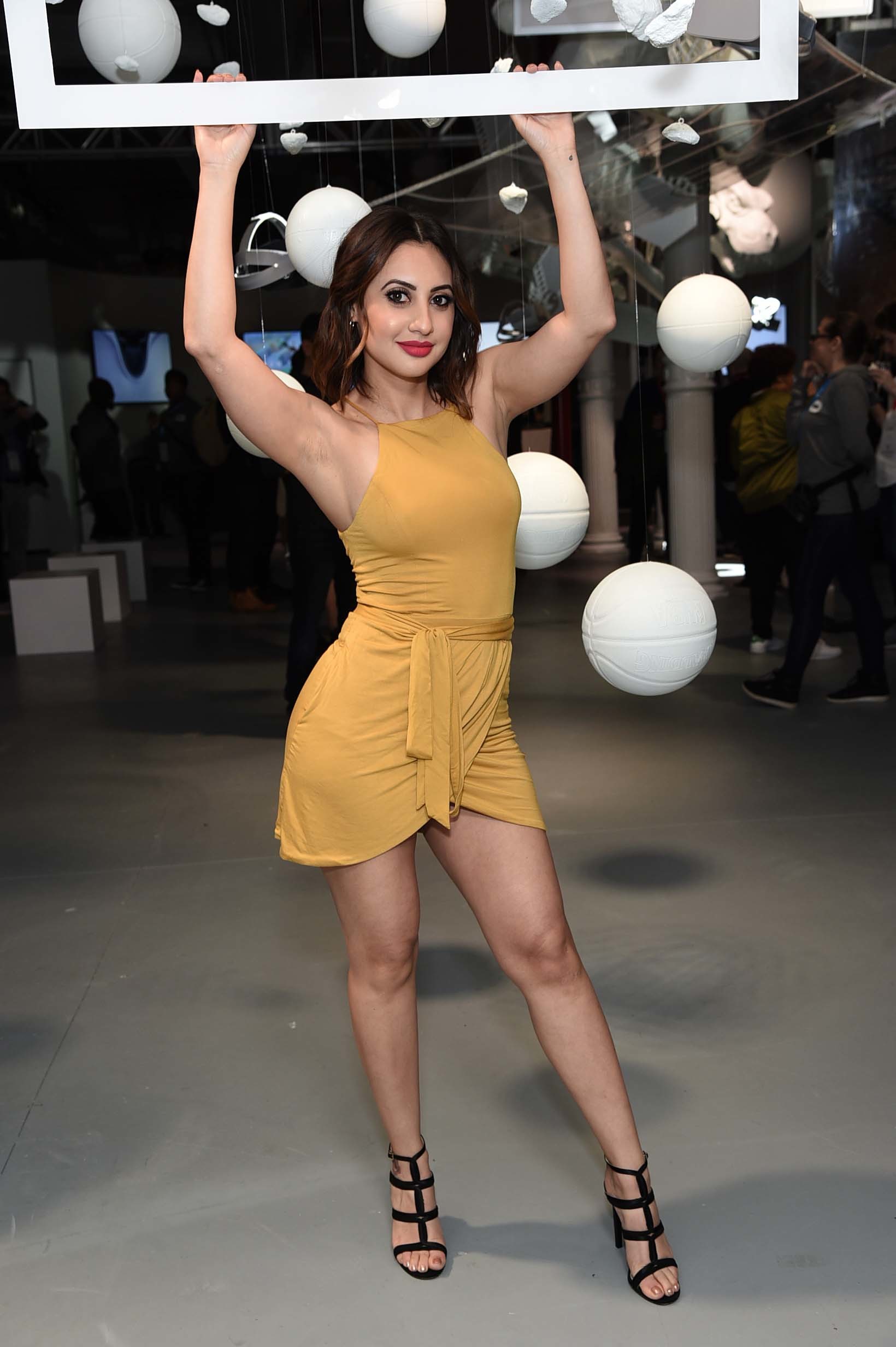 Francia-Raisa-Feet-3447936.jpg