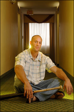 Gabe Kapler's Feet << wikiFeet Men