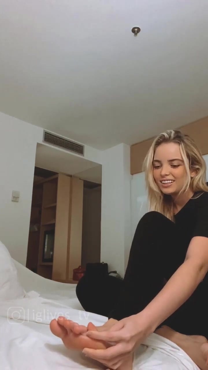 Giovanna Chaves feet photo 190777980 Giovanna Chaves feet photo 190777980 - High quality celebrity feet picture