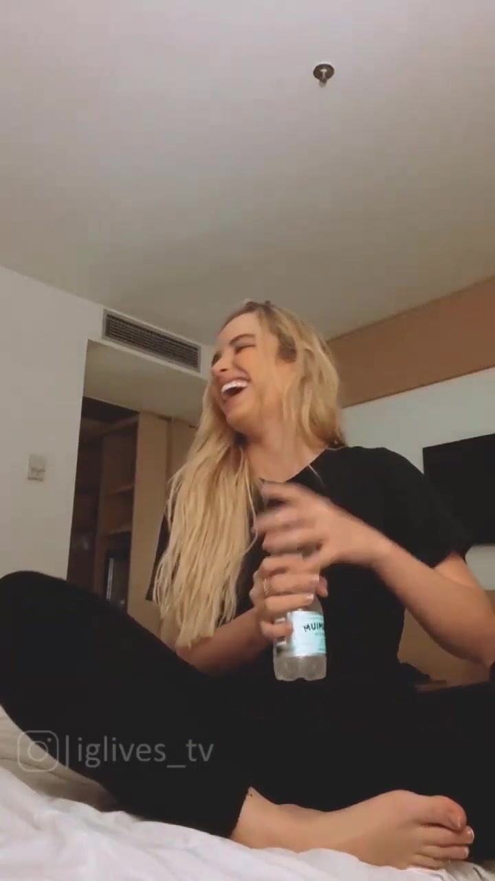 Giovanna Chaves feet photo 190777982 Giovanna Chaves feet photo 190777982 - High quality celebrity feet picture