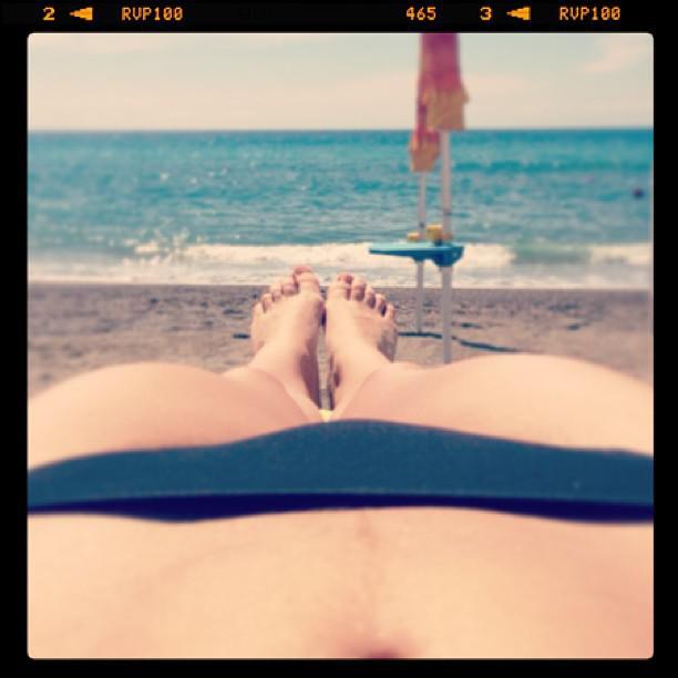 Feet of Giulia Piscina