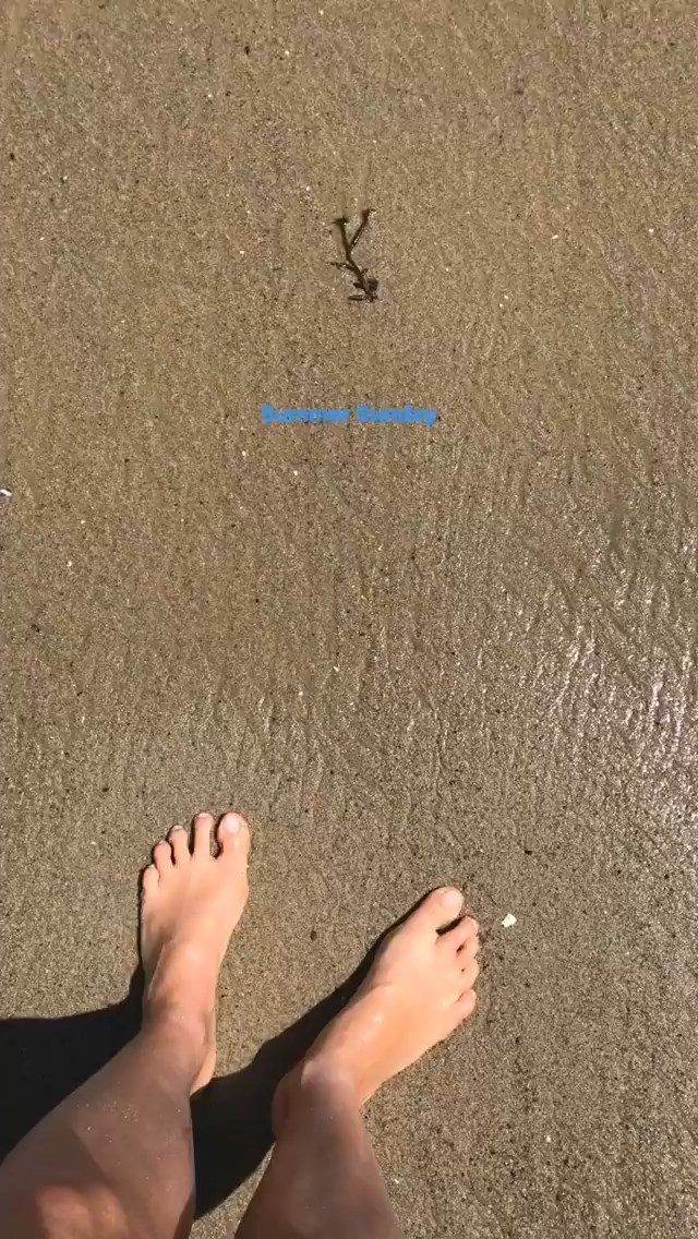 Gwyneth Paltrows Feet 3635