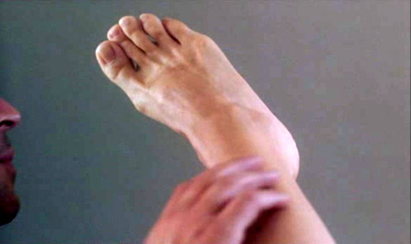 Feet of Géraldine Pailhas