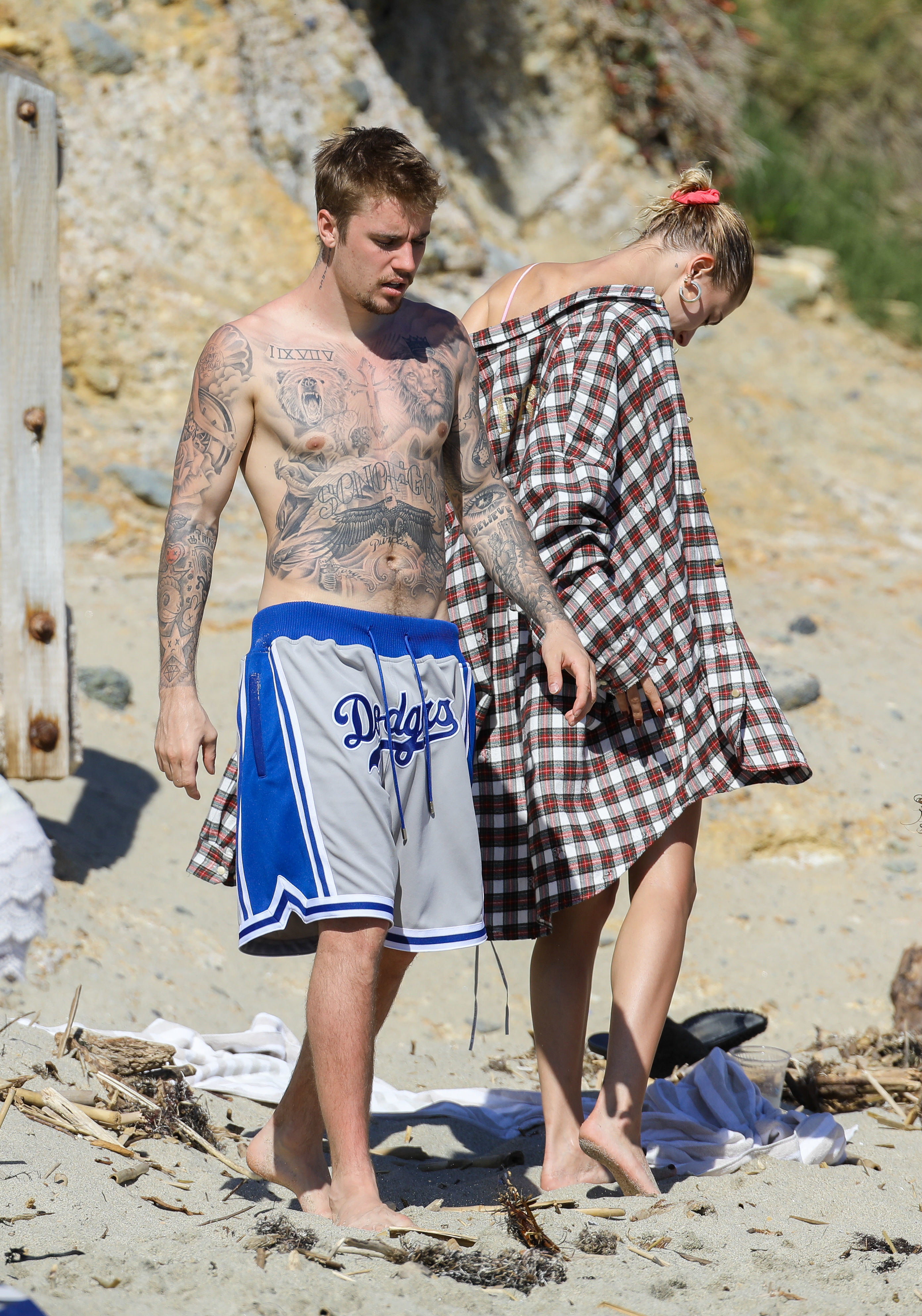 Hailey Bieber feet photo 190828163 Hailey Bieber feet photo 190828163 - High quality celebrity feet picture