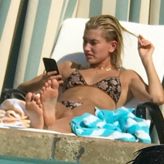 Hailey Bieber feet photo 190828202 Hailey Bieber feet photo 190828202 - High quality celebrity feet picture