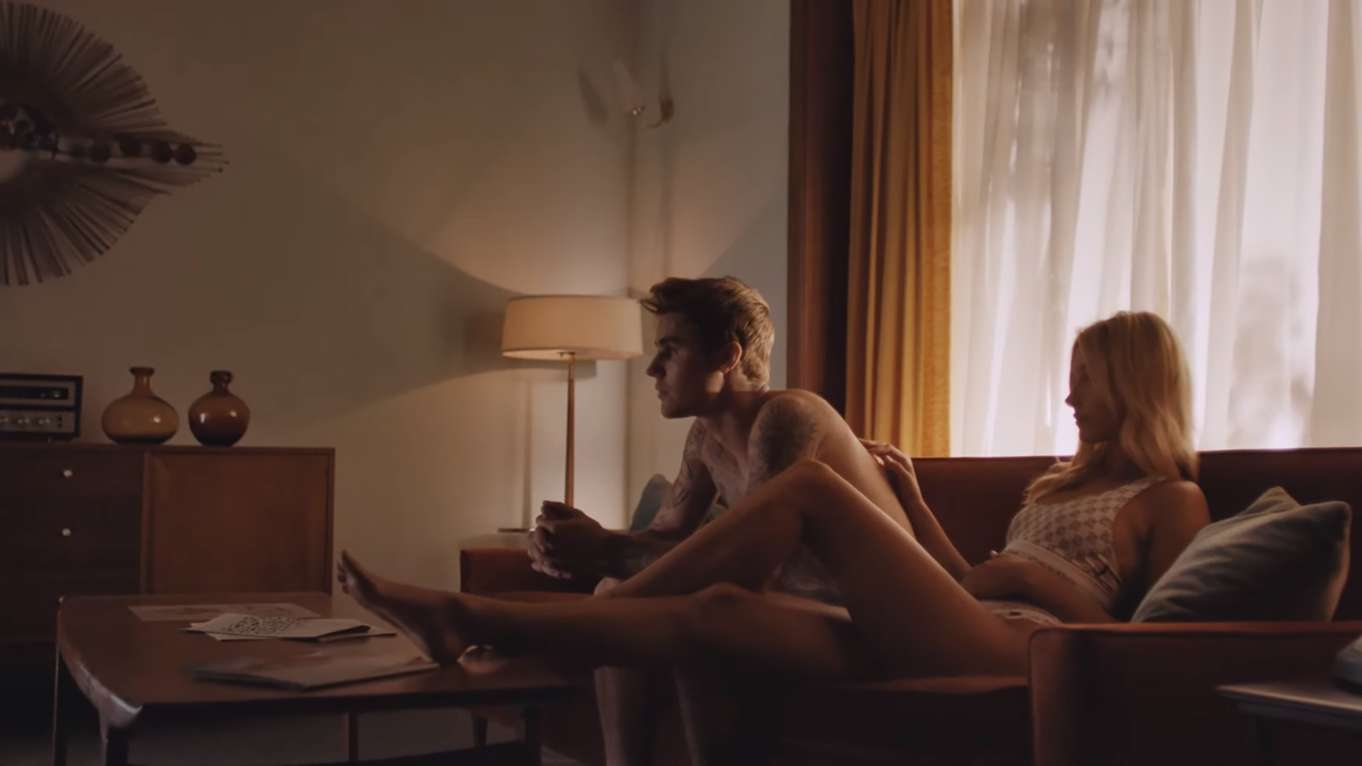 Hailey Bieber feet photo 190828215 Hailey Bieber feet photo 190828215 - High quality celebrity feet picture