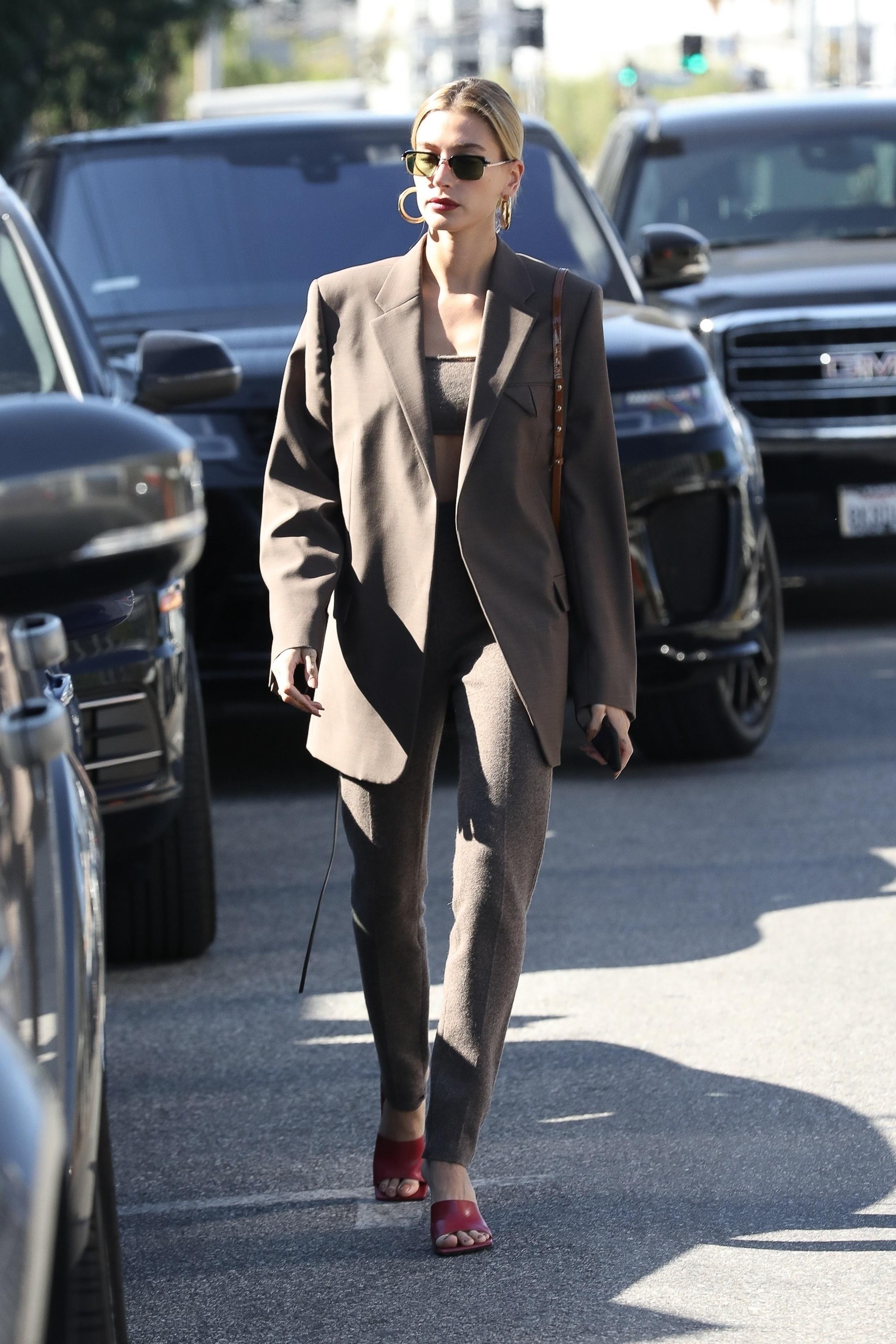 Hailey Bieber feet photo 190828313 Hailey Bieber feet photo 190828313 - High quality celebrity feet picture