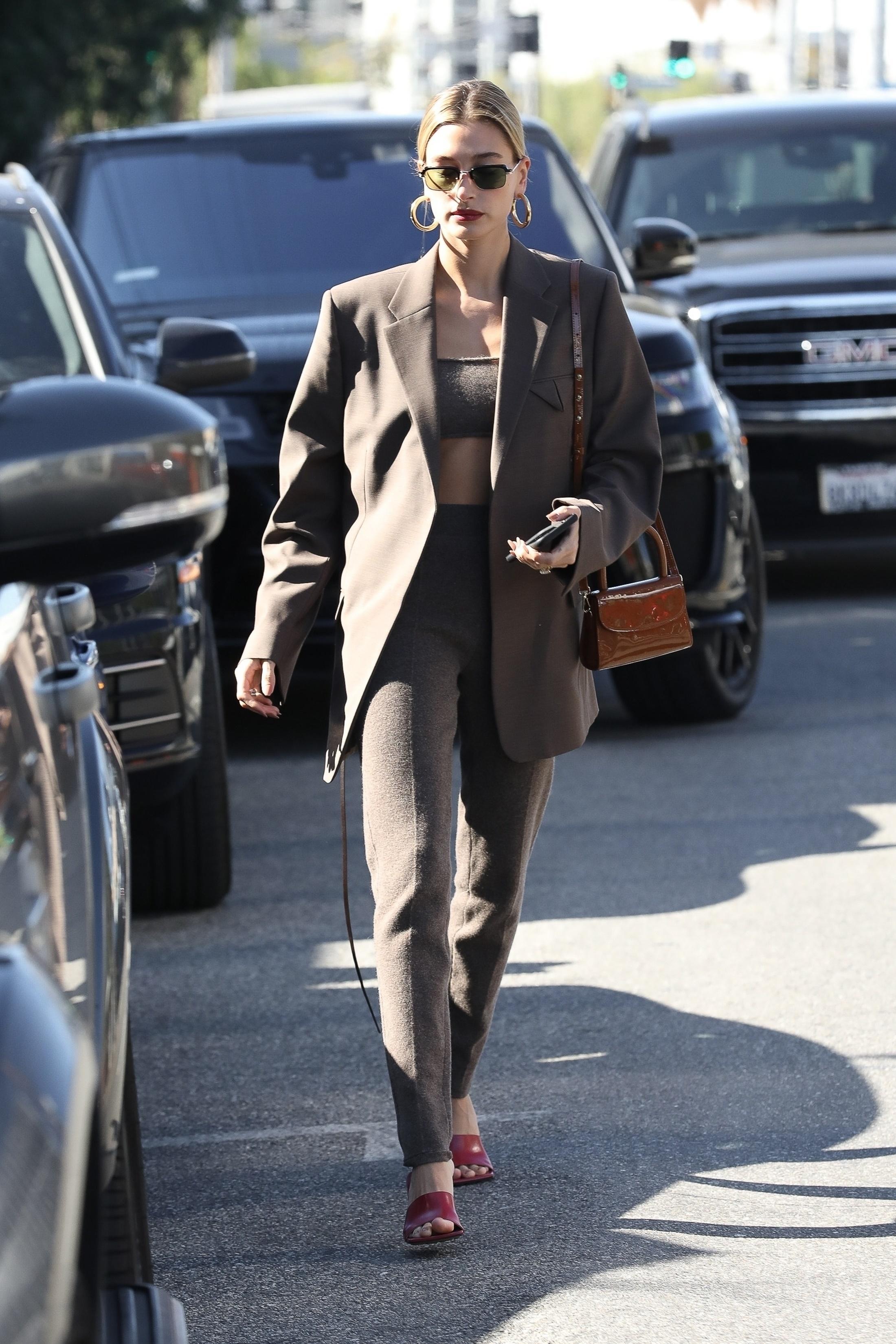 Hailey Bieber feet photo 190828314 Hailey Bieber feet photo 190828314 - High quality celebrity feet picture