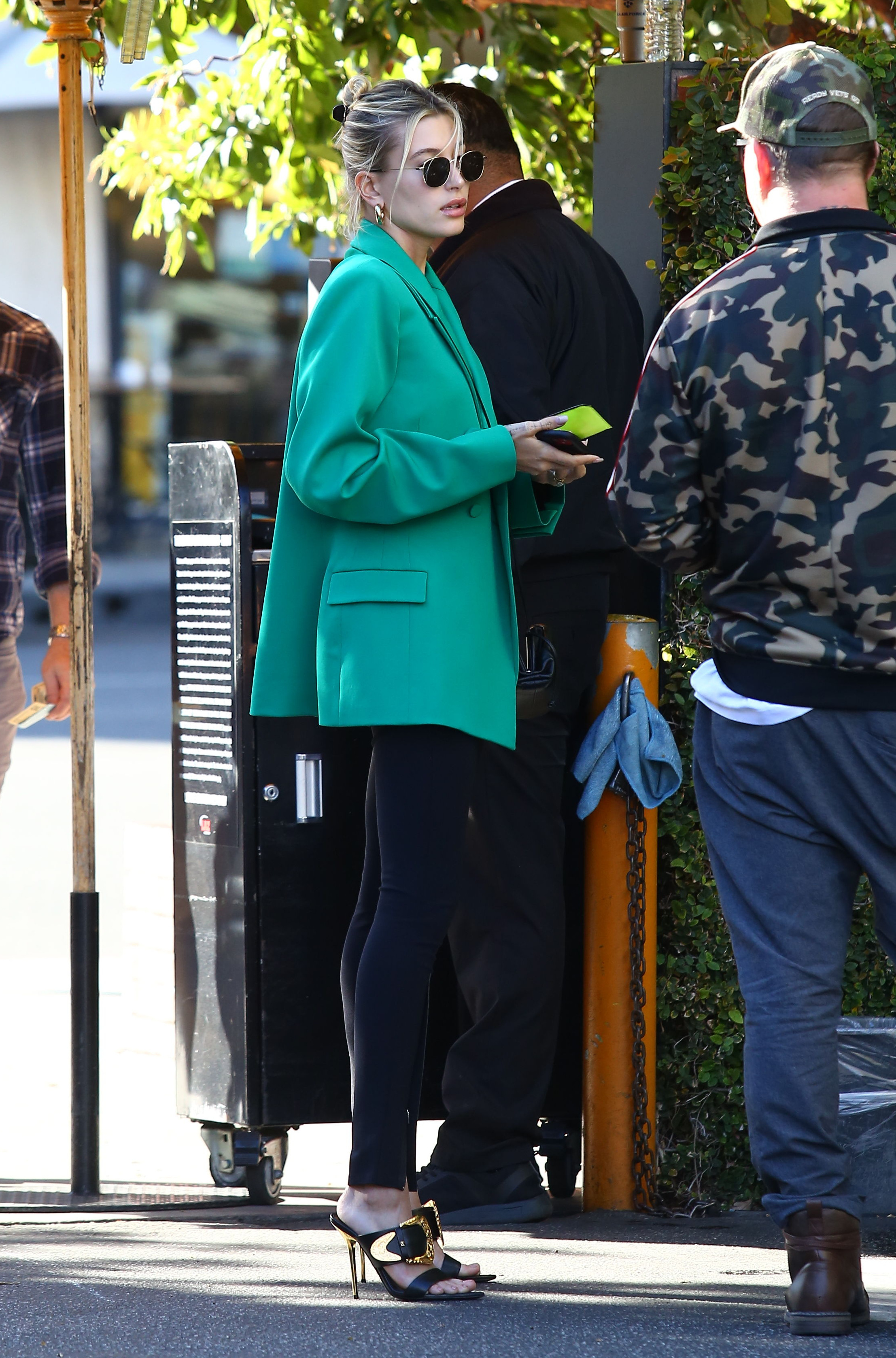 Hailey Bieber feet photo 190828335 Hailey Bieber feet photo 190828335 - High quality celebrity feet picture