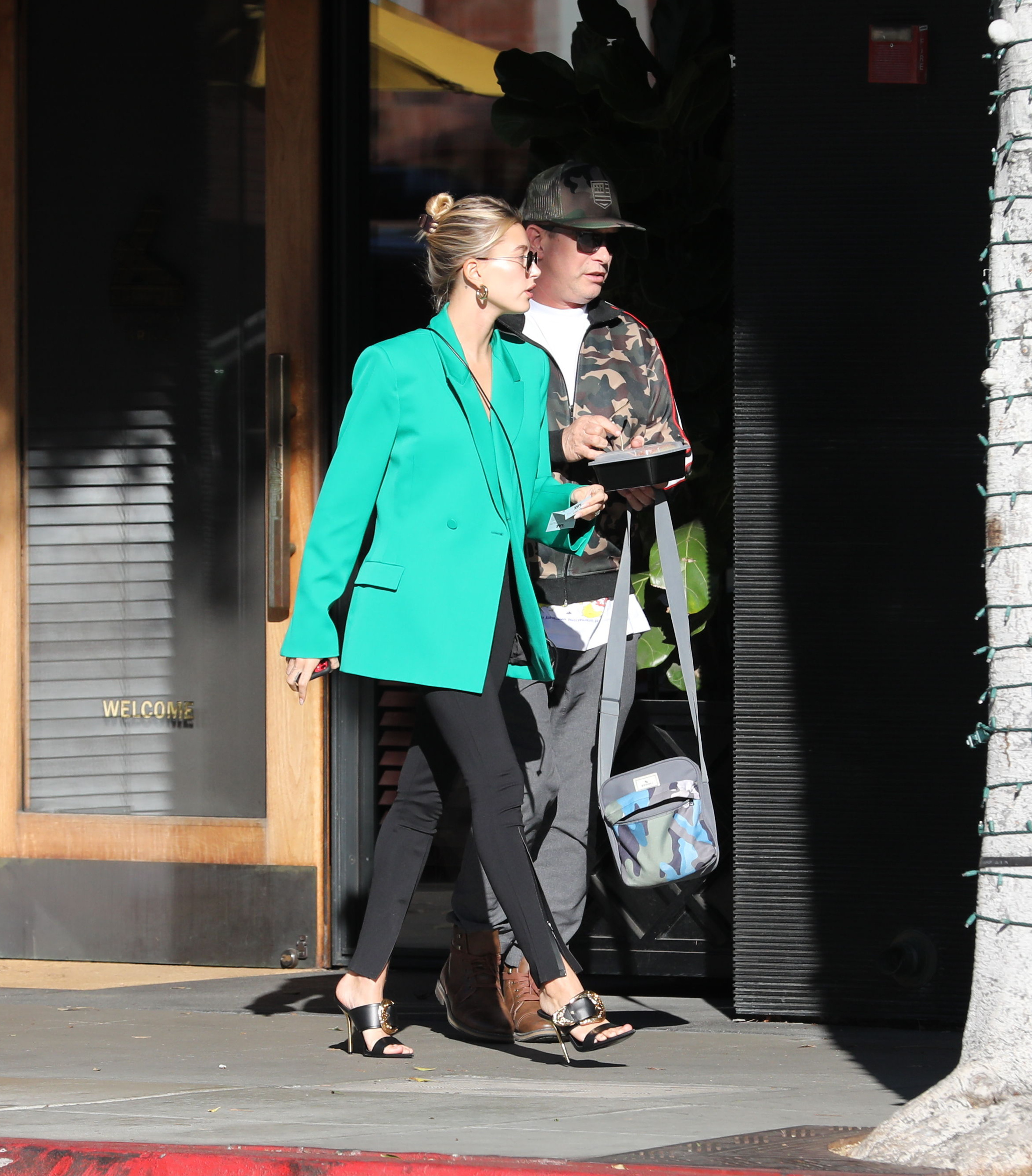 Hailey Bieber feet photo 190828336 Hailey Bieber feet photo 190828336 - High quality celebrity feet picture