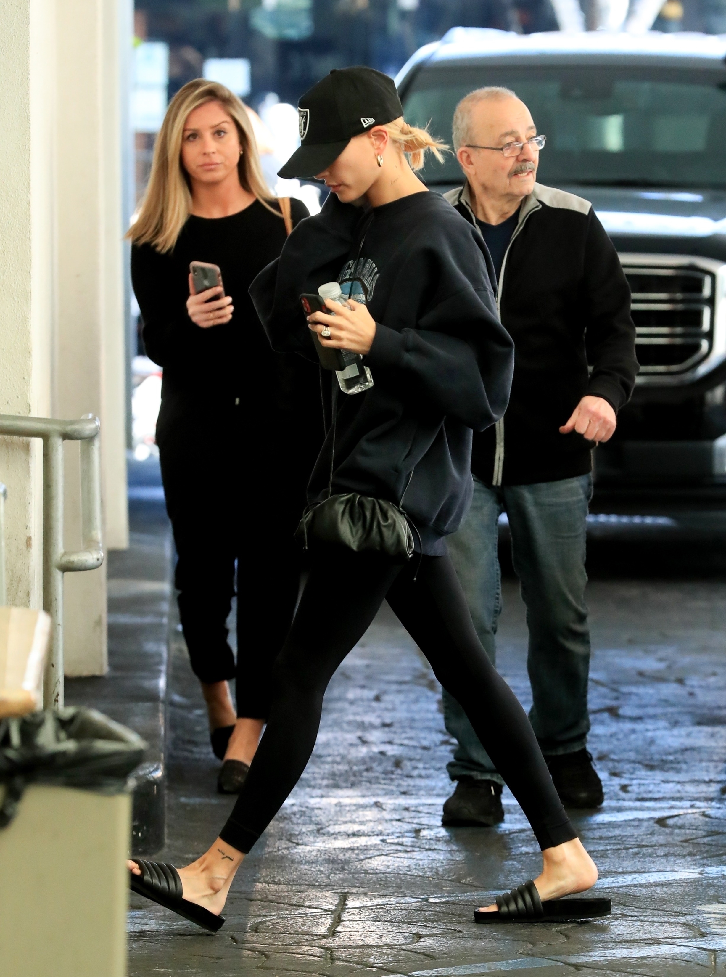 Hailey Bieber feet photo 190828342 Hailey Bieber feet photo 190828342 - High quality celebrity feet picture