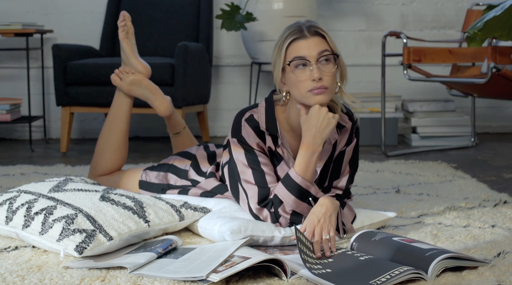 Hailey Bieber feet photo 190828371 Hailey Bieber feet photo 190828371 - High quality celebrity feet picture