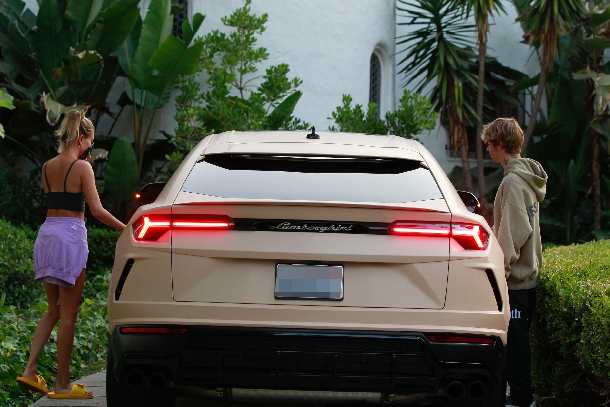 Hailey Bieber feet photo 190828383 Hailey Bieber feet photo 190828383 - High quality celebrity feet picture