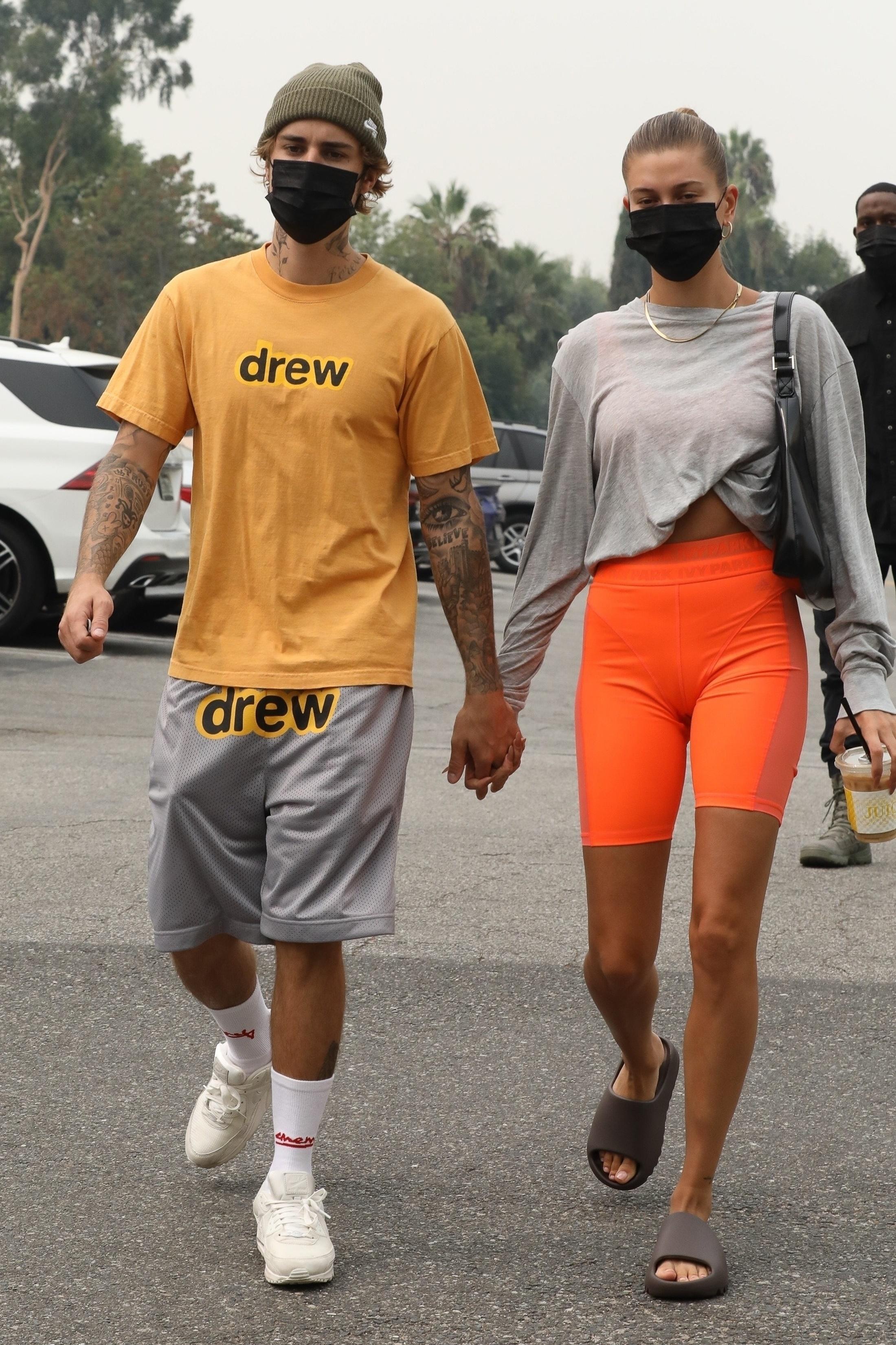 Hailey Bieber feet photo 190828416 Hailey Bieber feet photo 190828416 - High quality celebrity feet picture