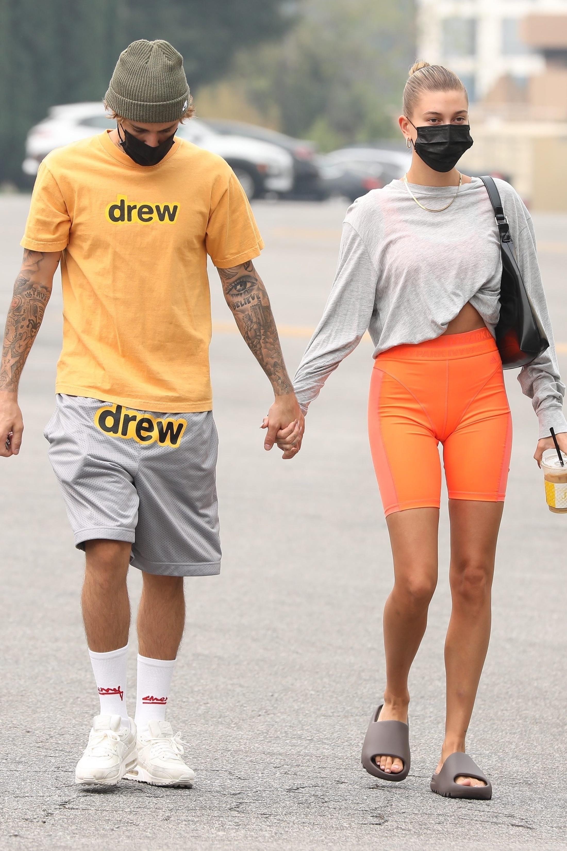 Hailey Bieber feet photo 190828419 Hailey Bieber feet photo 190828419 - High quality celebrity feet picture