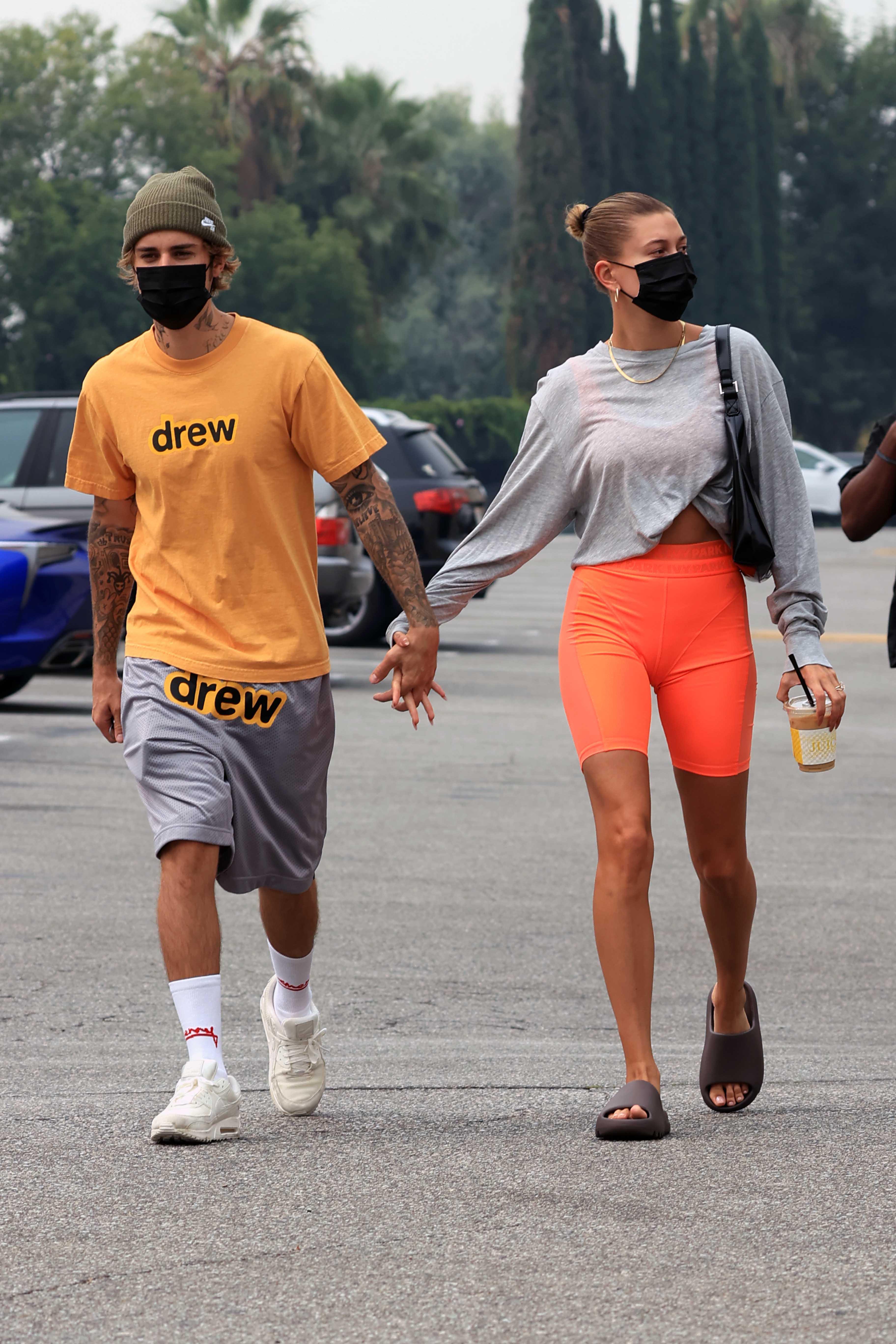 Hailey Bieber feet photo 190828420 Hailey Bieber feet photo 190828420 - High quality celebrity feet picture