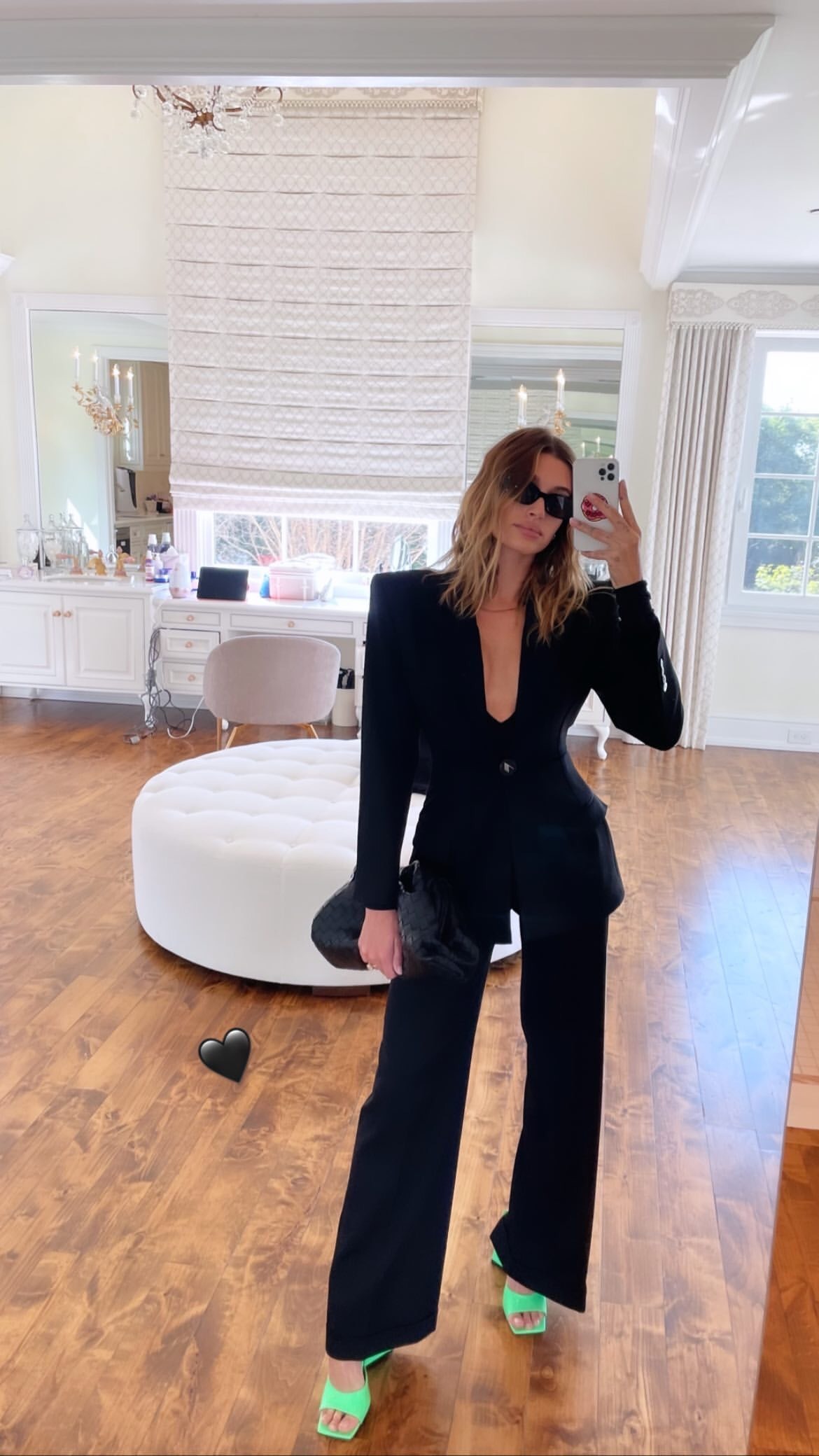 Hailey Bieber feet photo 190828480 Hailey Bieber feet photo 190828480 - High quality celebrity feet picture