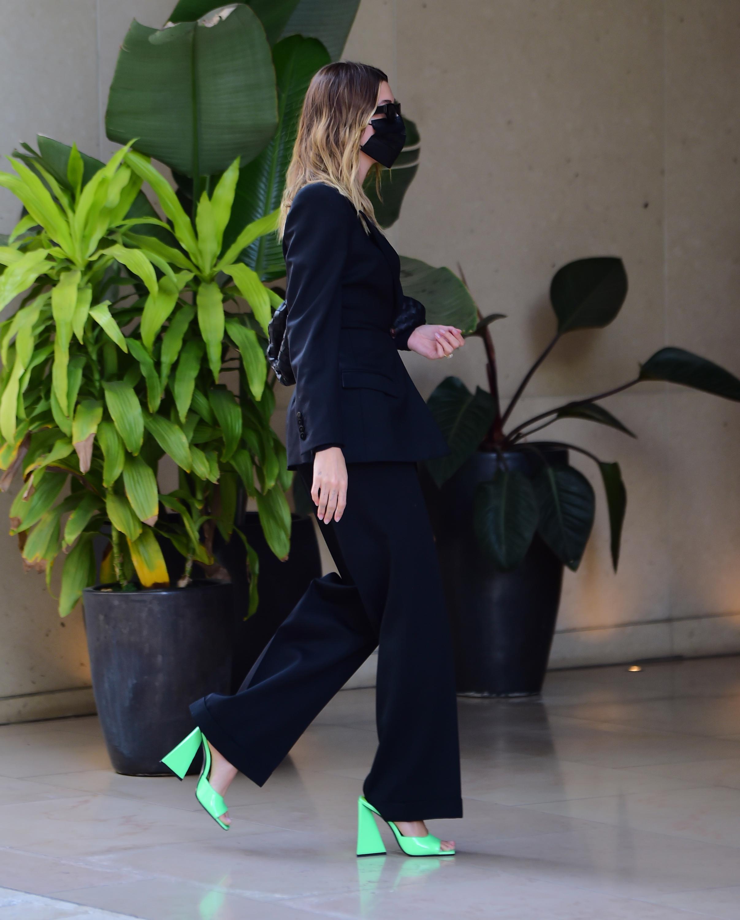 Hailey Bieber feet photo 190828484 Hailey Bieber feet photo 190828484 - High quality celebrity feet picture