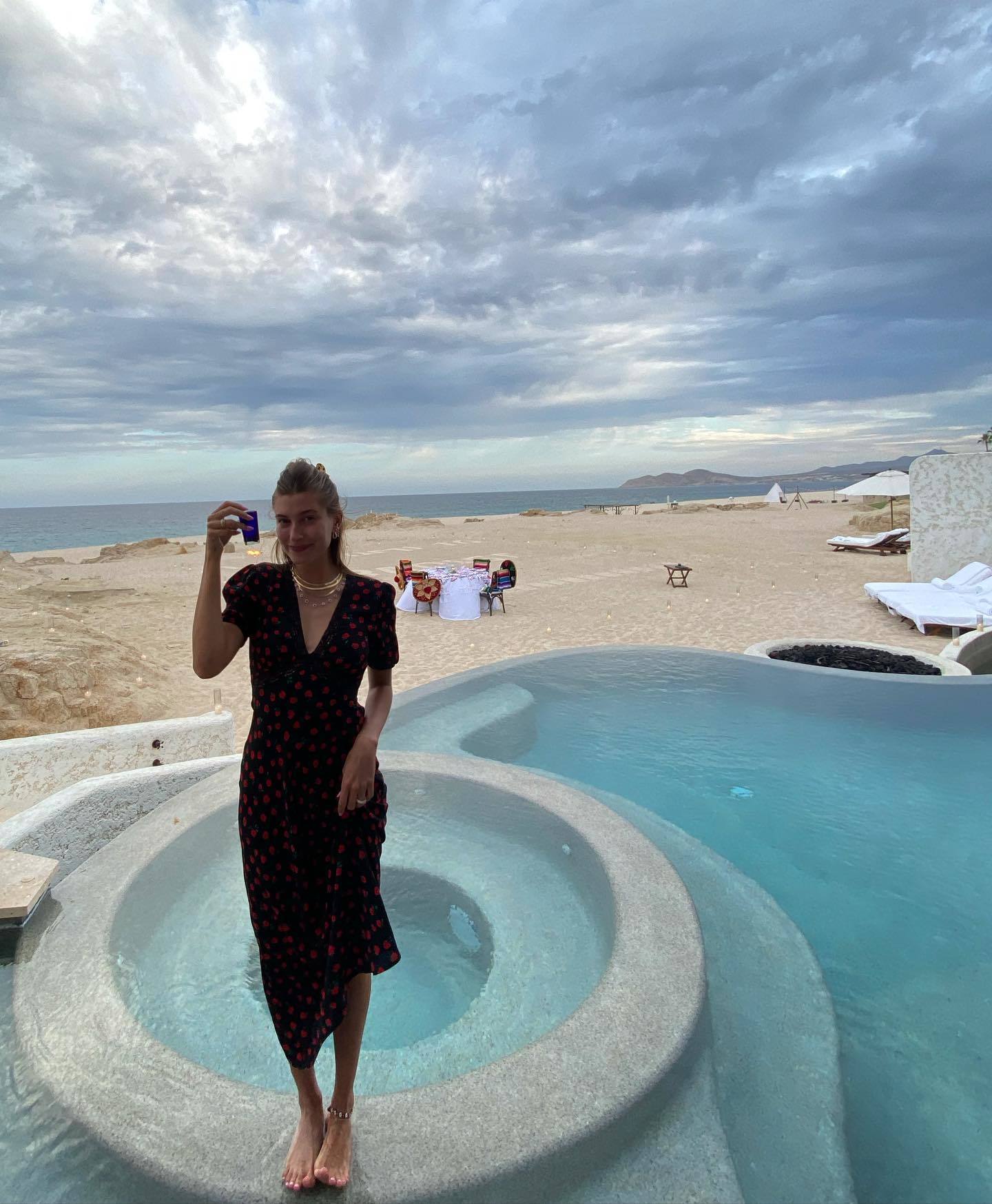 Hailey Bieber feet photo 190828617 Hailey Bieber feet photo 190828617 - High quality celebrity feet picture