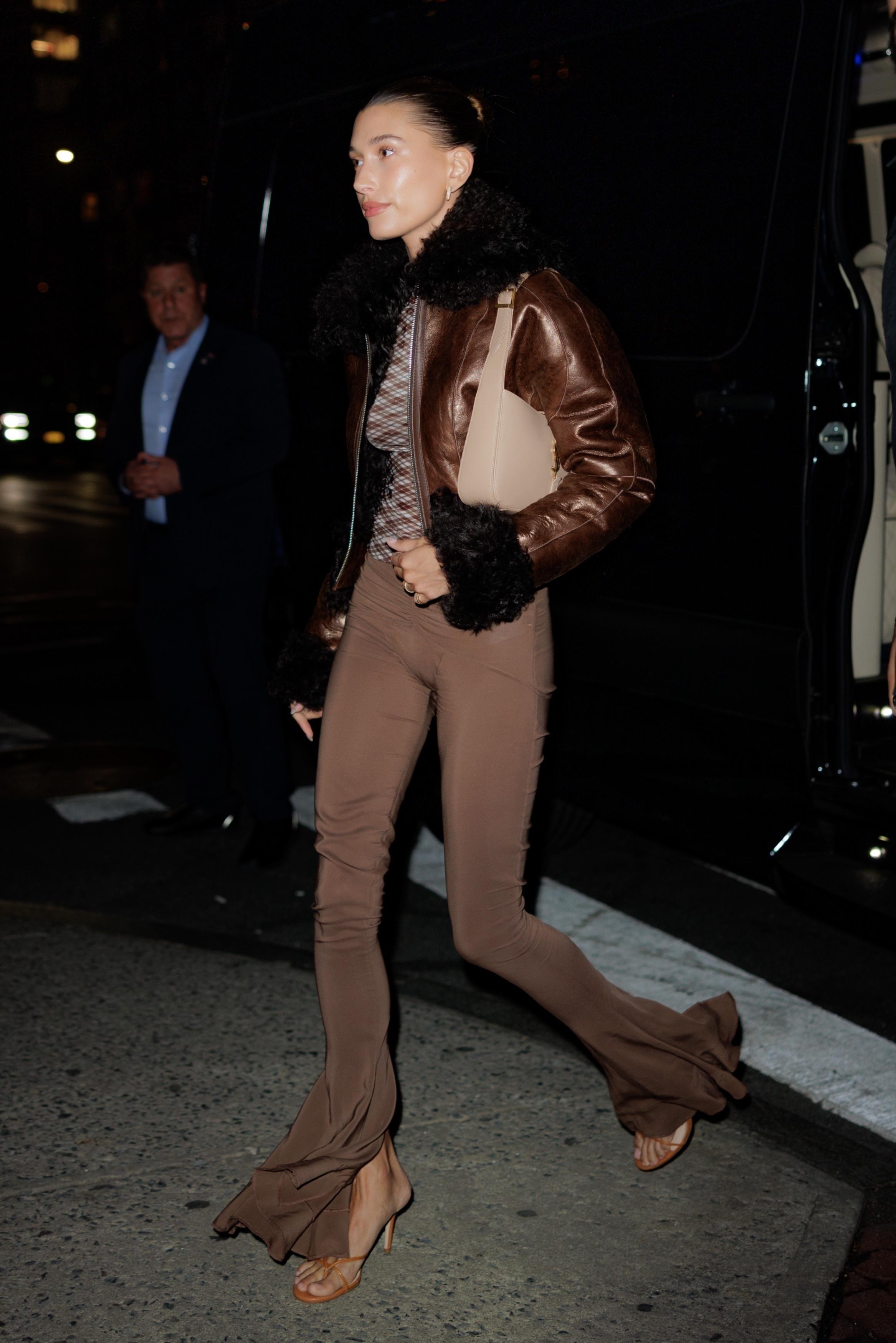 Hailey Bieber feet photo 190828677 Hailey Bieber feet photo 190828677 - High quality celebrity feet picture