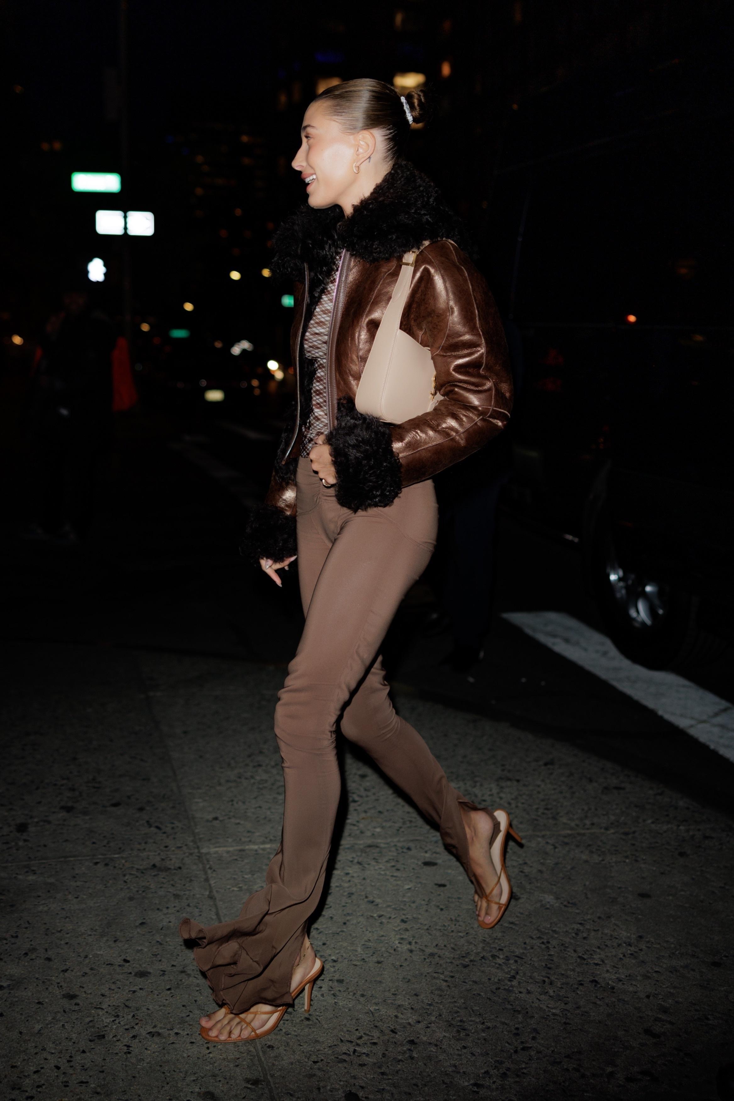 Hailey Bieber feet photo 190828678 Hailey Bieber feet photo 190828678 - High quality celebrity feet picture