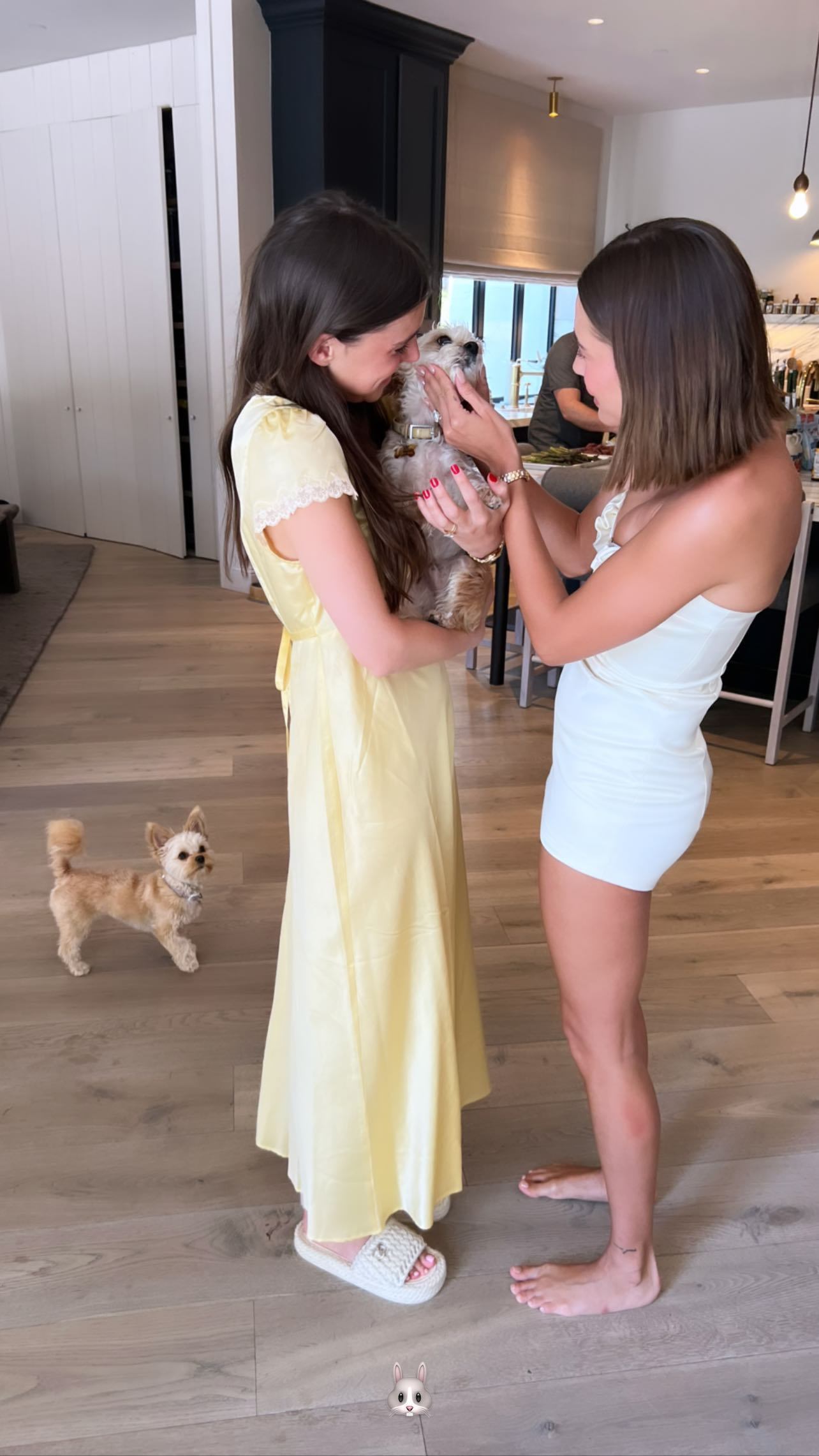 Hailey Bieber feet photo 190828847 Hailey Bieber feet photo 190828847 - High quality celebrity feet picture