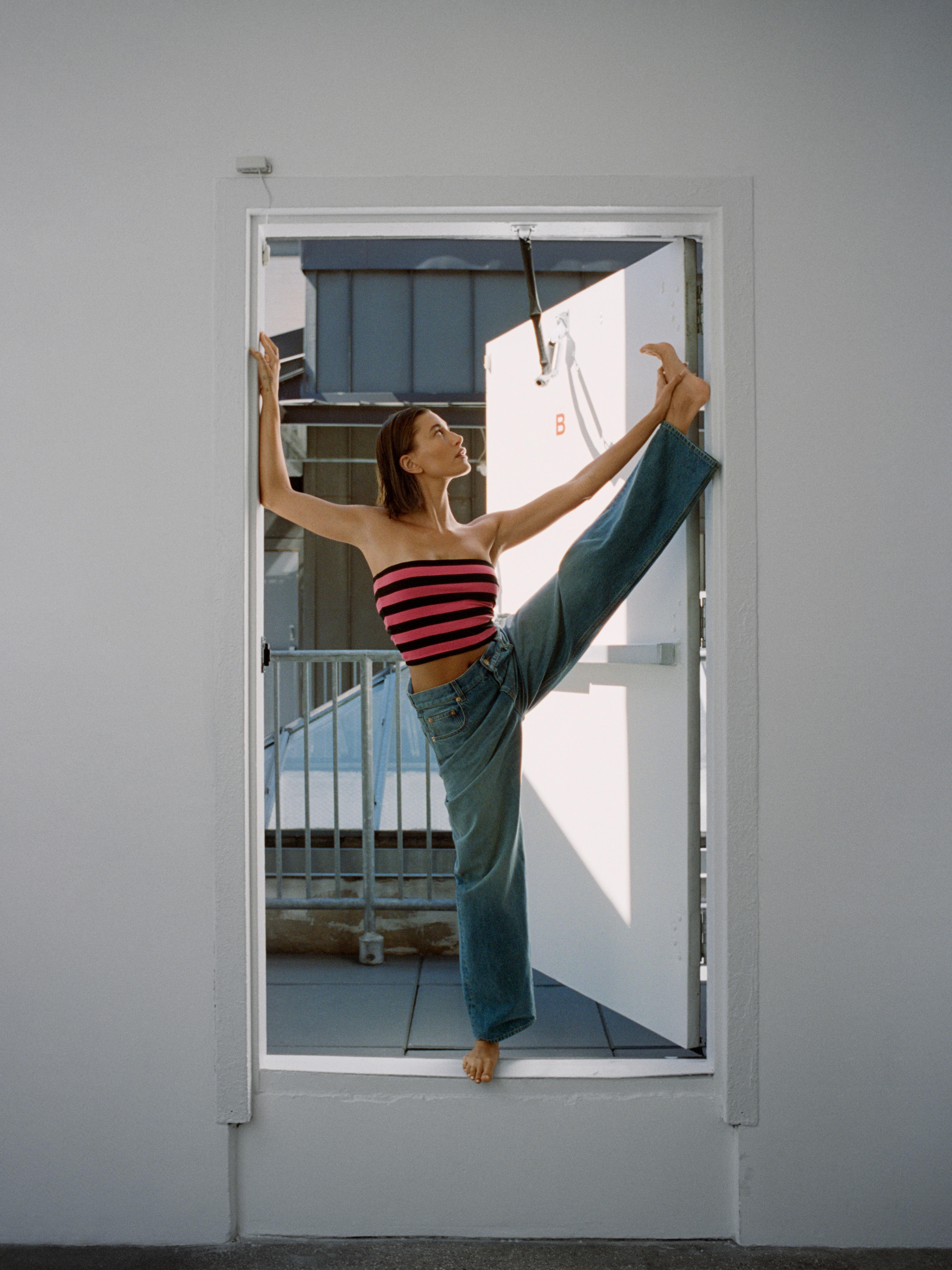 Hailey Bieber feet photo 190828862 Hailey Bieber feet photo 190828862 - High quality celebrity feet picture