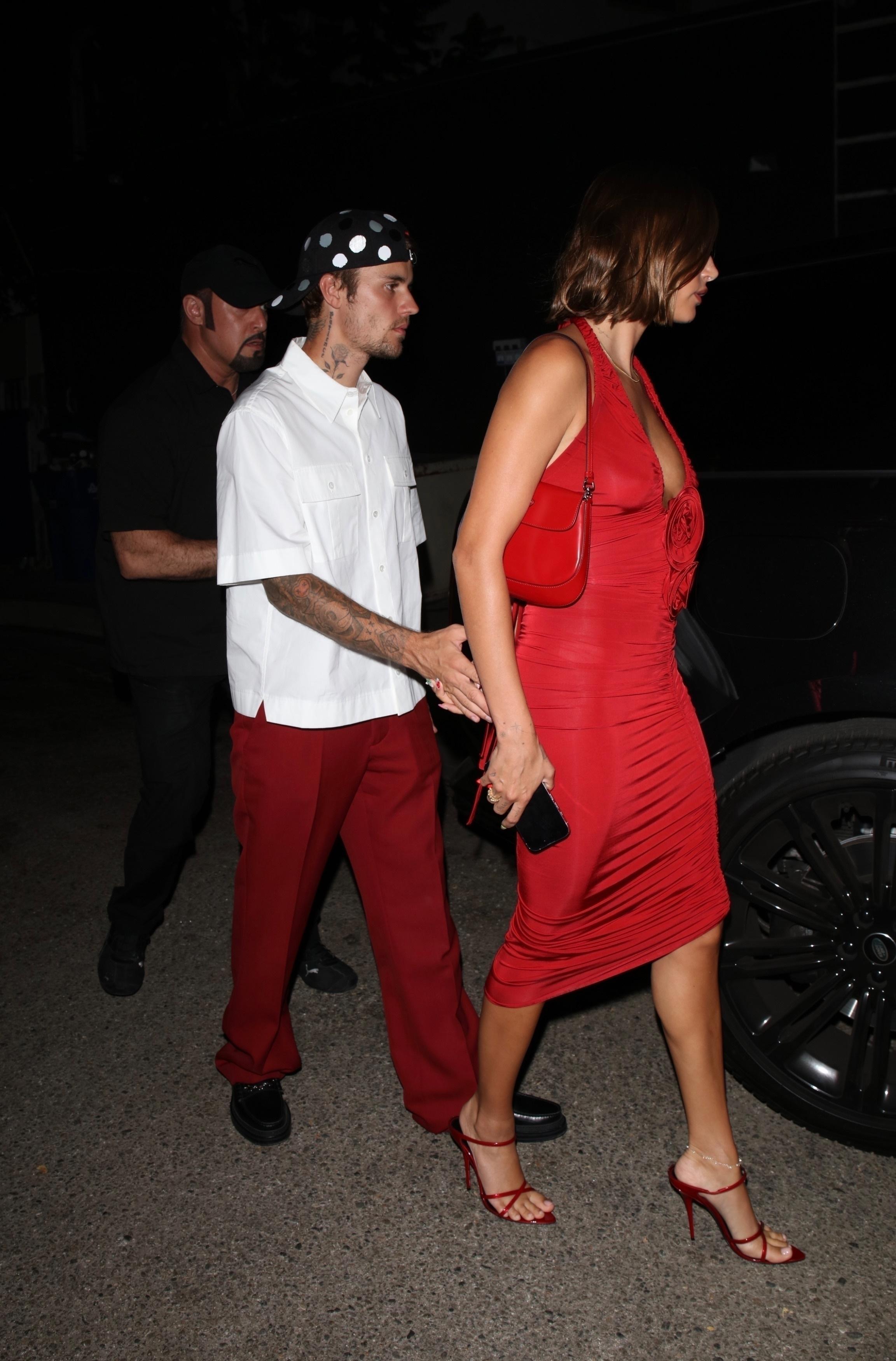 Hailey Bieber feet photo 190828917 Hailey Bieber feet photo 190828917 - High quality celebrity feet picture