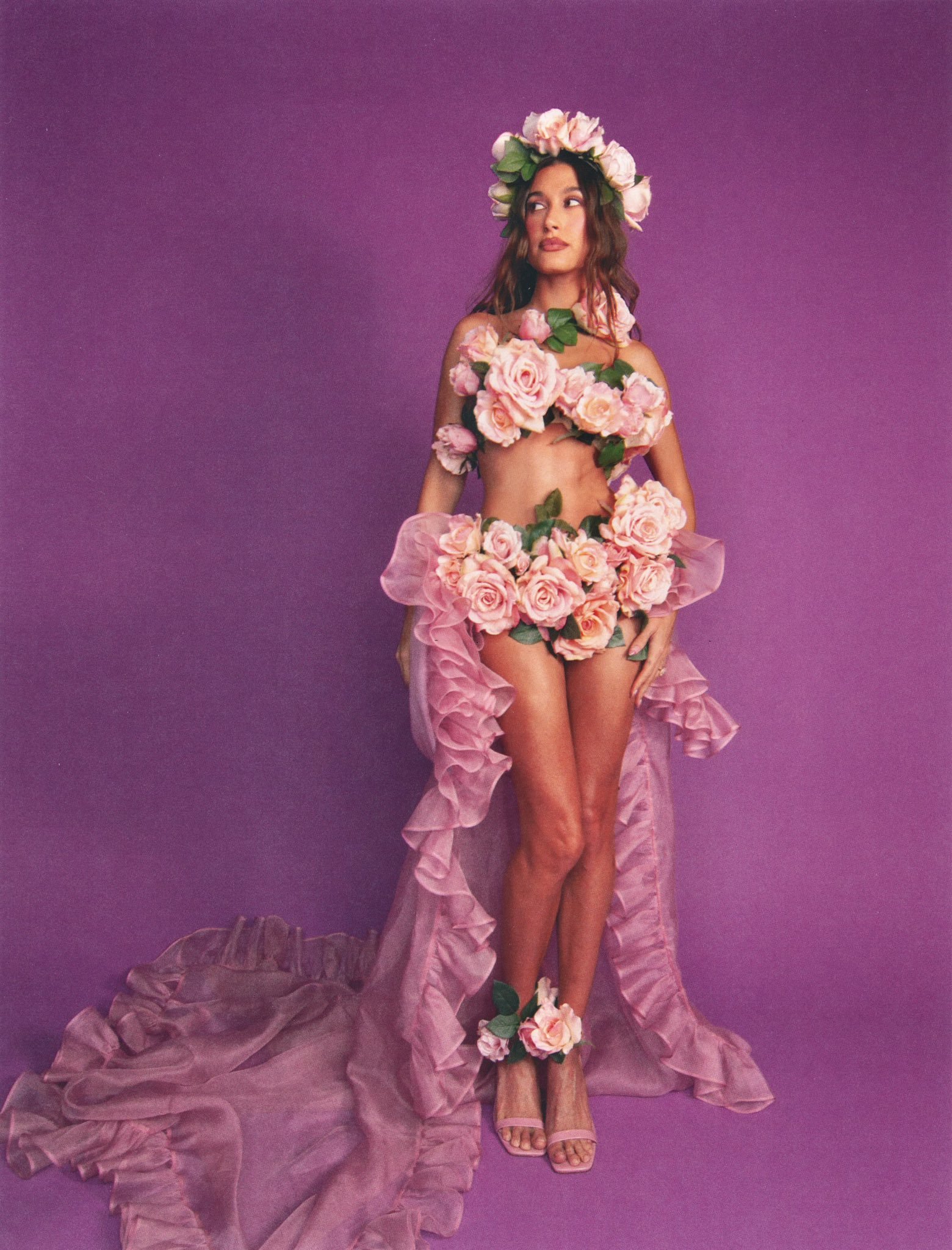 Hailey Bieber feet photo 225760871 Hailey Bieber feet photo 225760871 - High quality celebrity feet picture