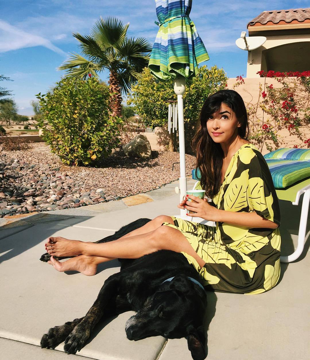 People who liked Hannah Simone's feet, also liked.