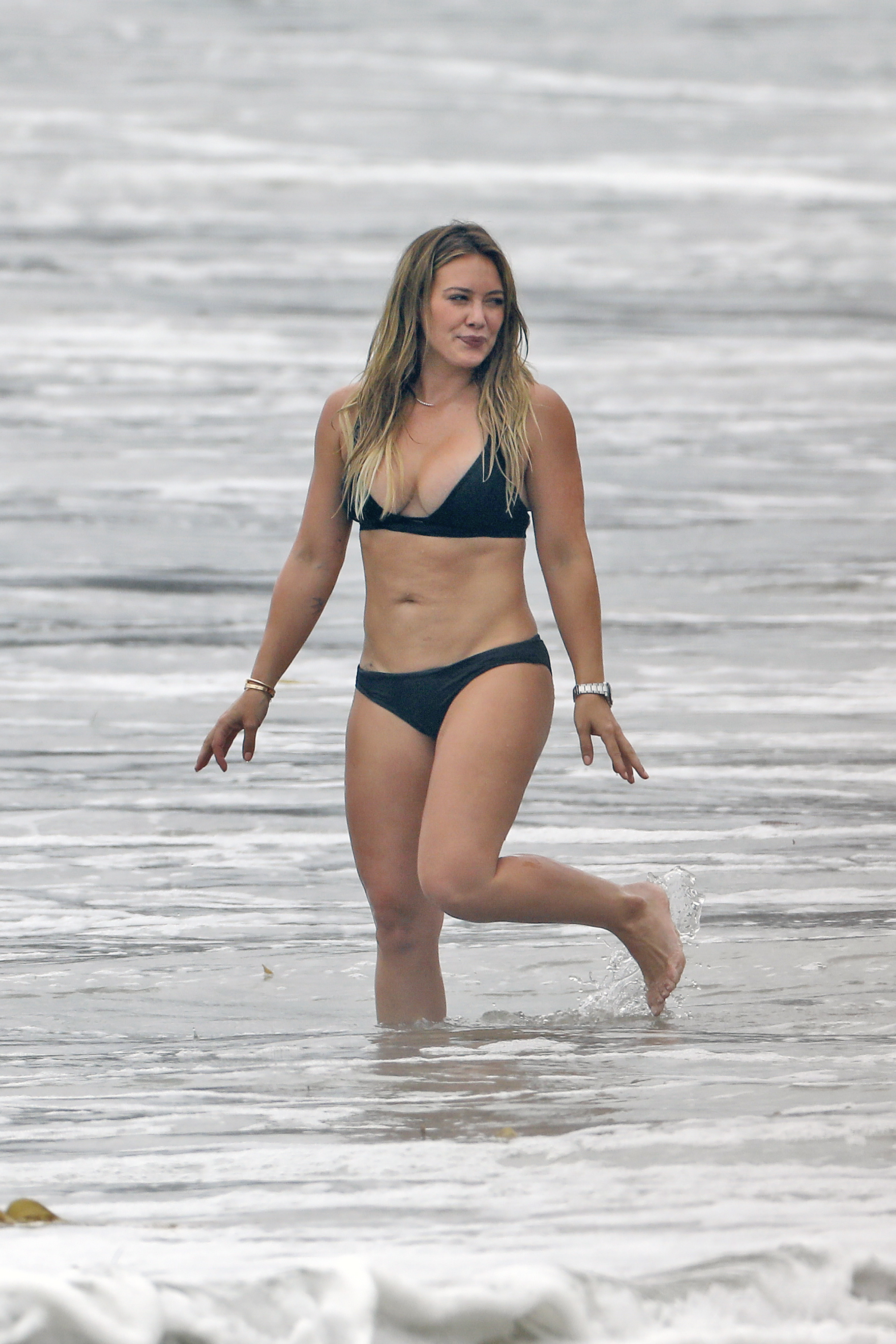 Hilary-Duff-Feet-2970460.jpg